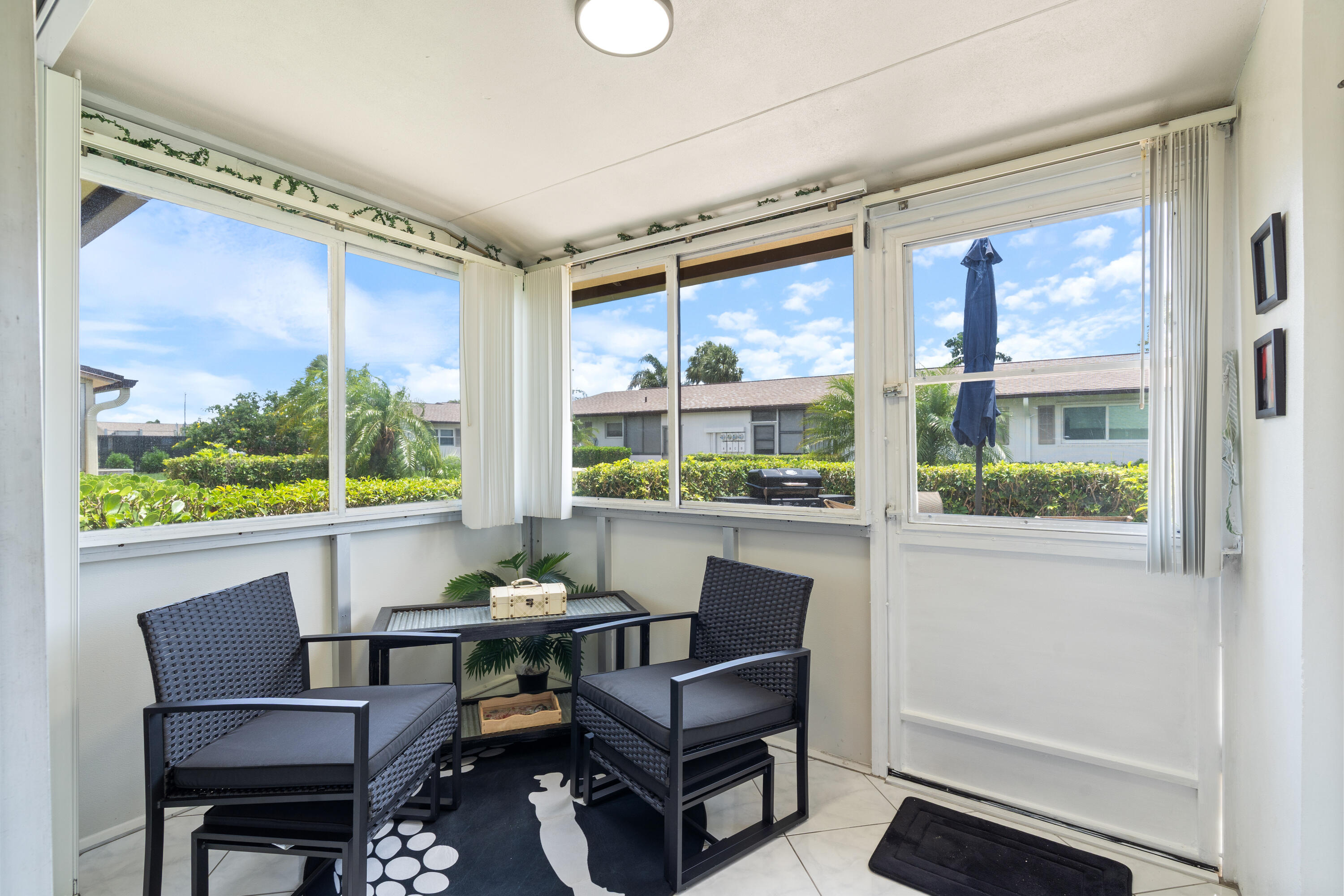 2822 Crosley Drive W West Palm Beach FL-