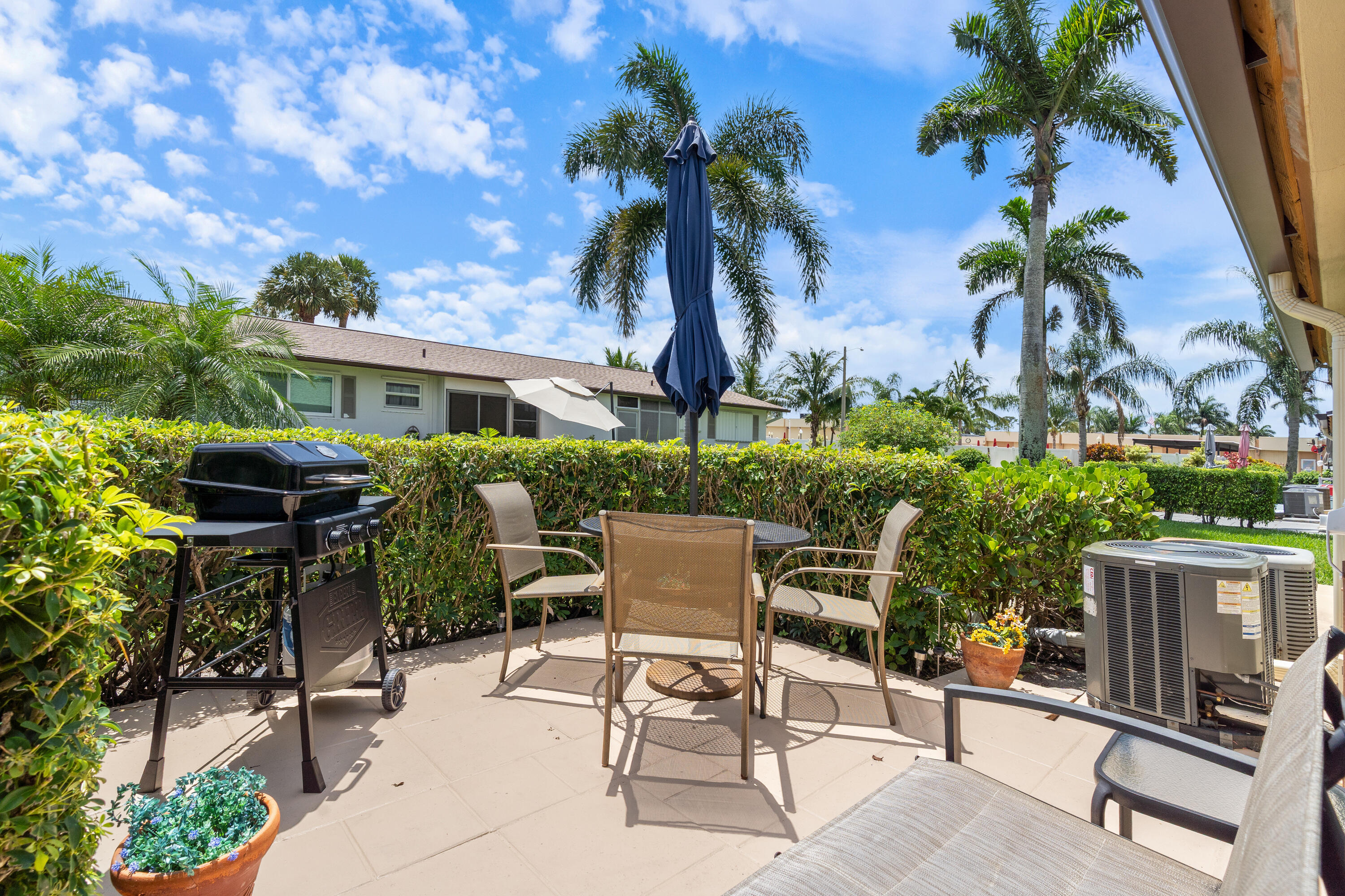 2822 Crosley Drive W West Palm Beach FL-