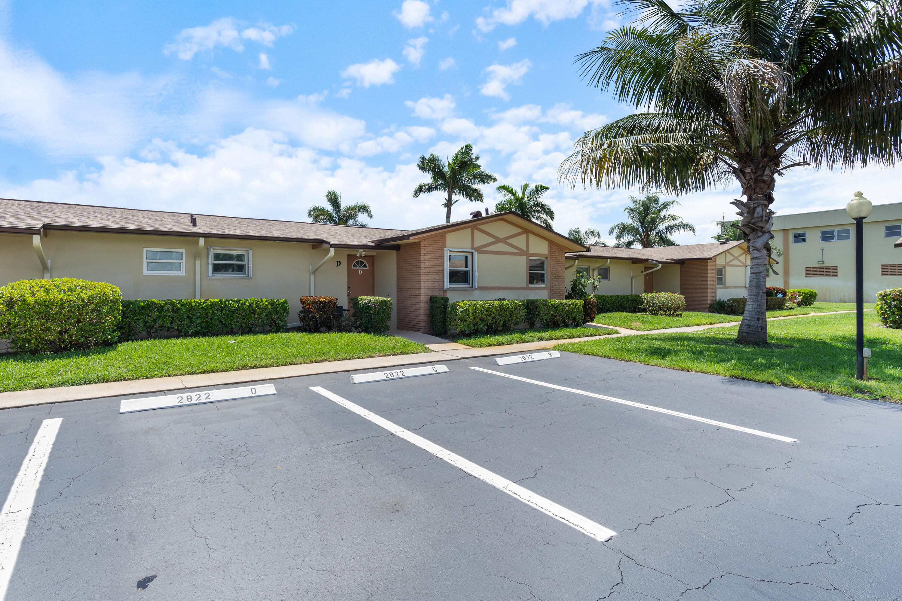2822 Crosley Drive W West Palm Beach FL-