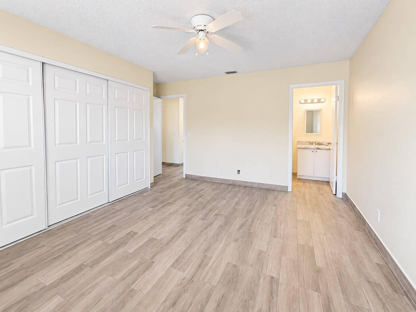 MASTER ROOM