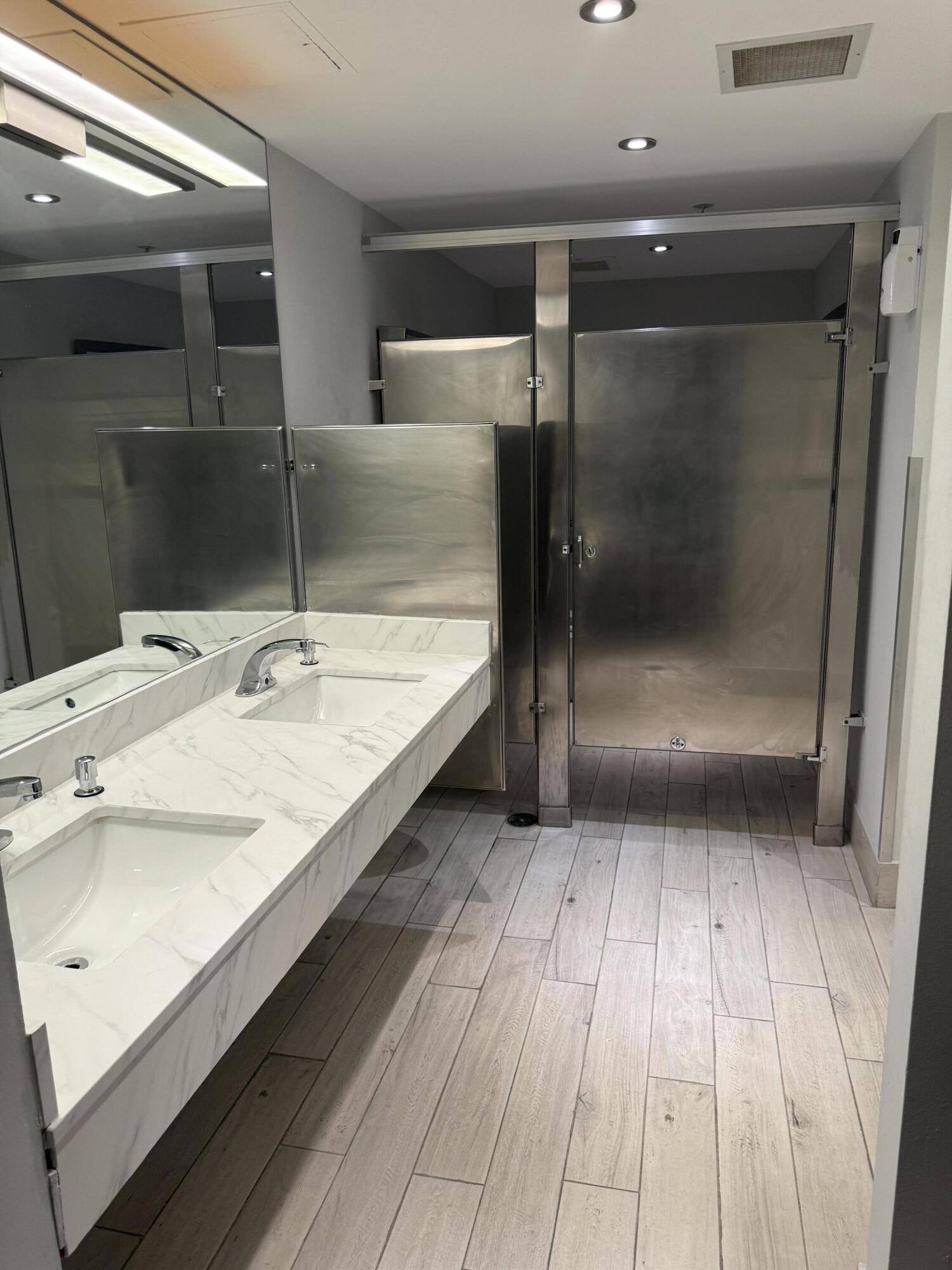 Men's locker
