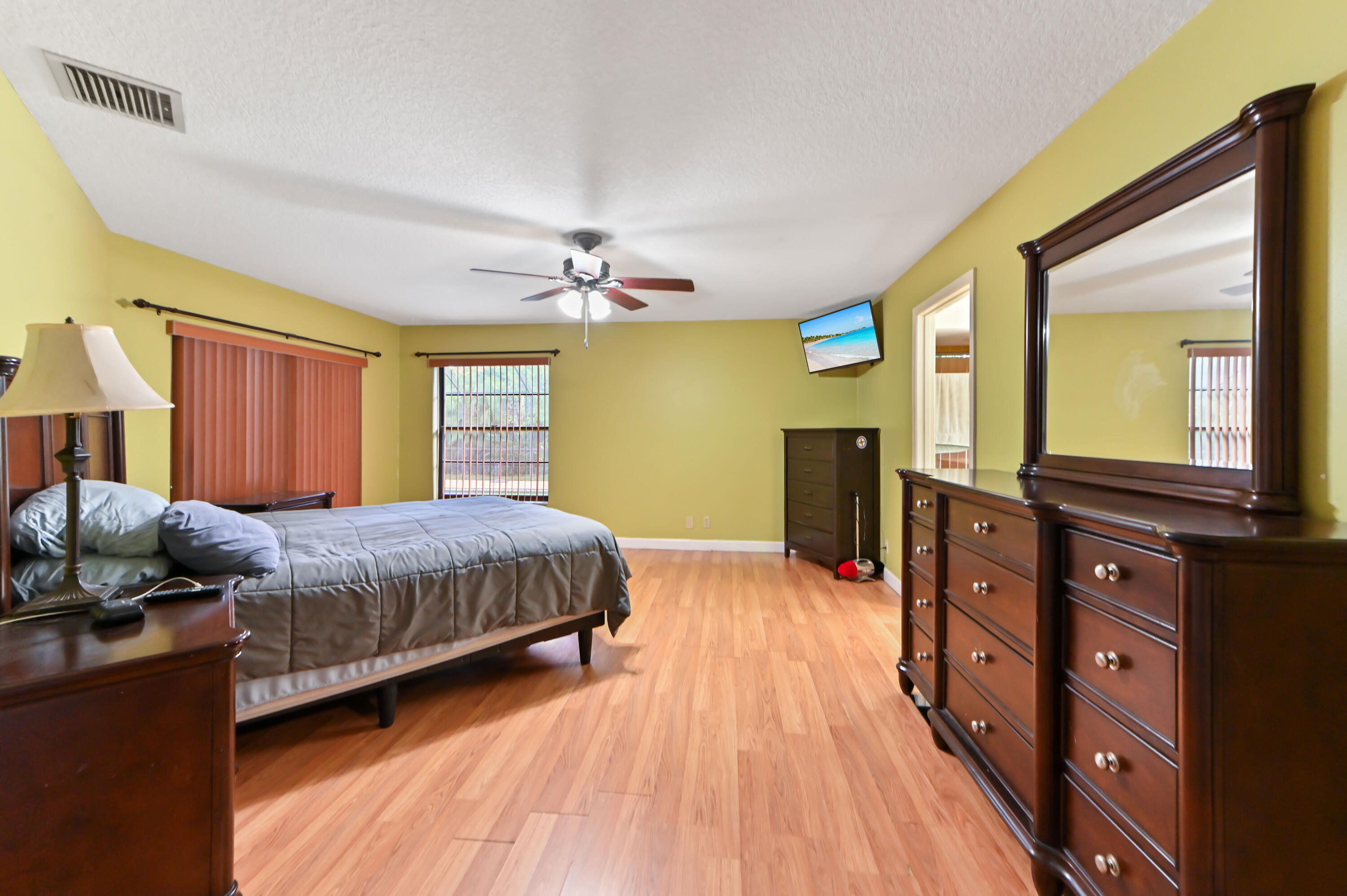 21 bedroom 02