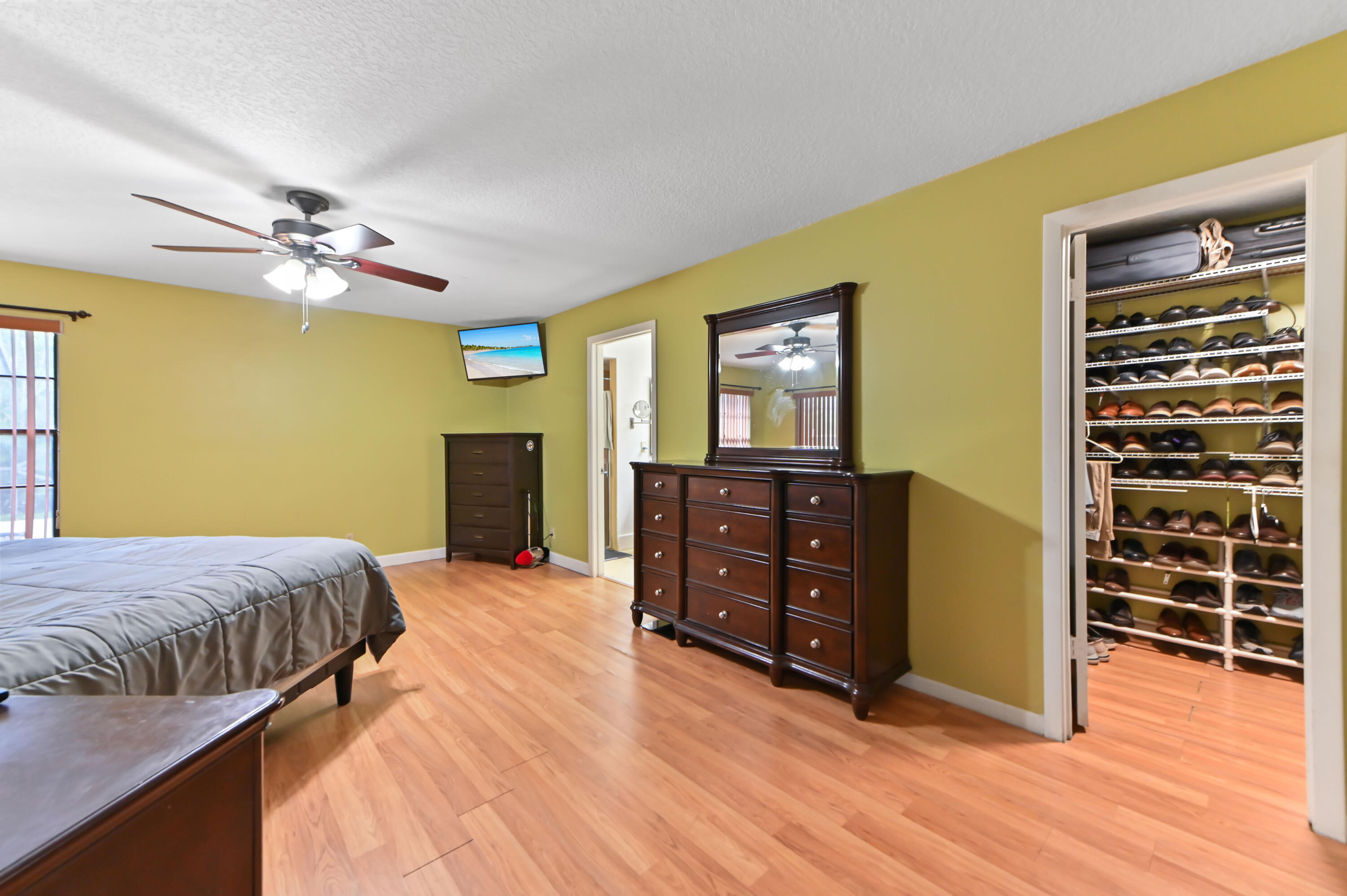 20 bedroom 01