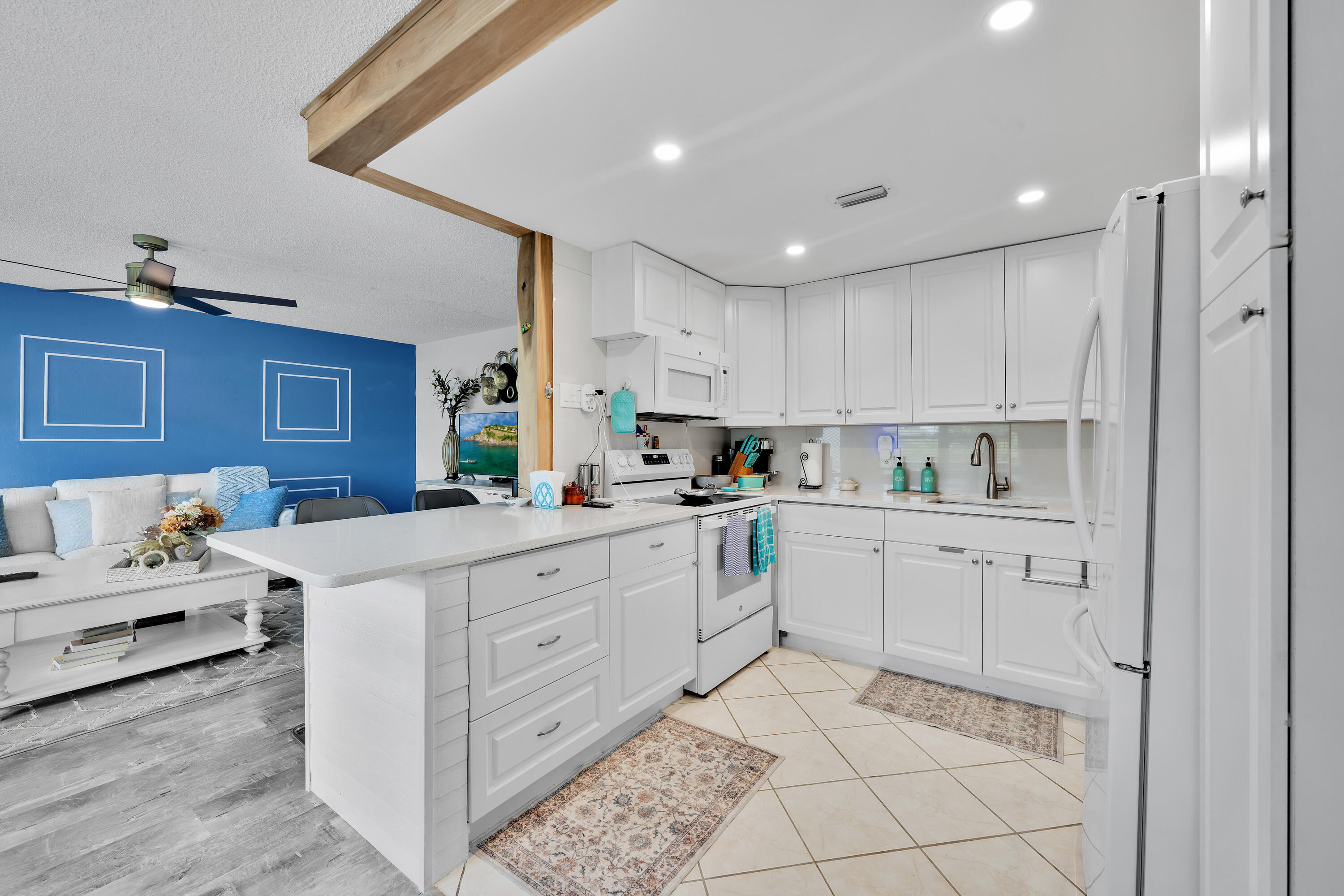 363 Wellington J West Palm Beach 00012