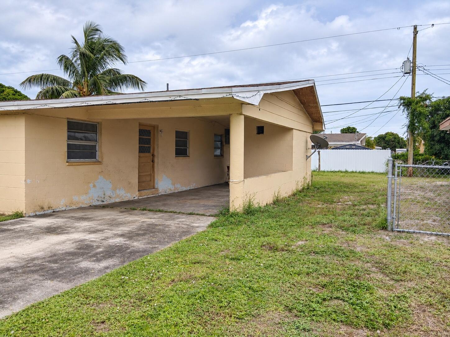 3830_Listing_Photo_10 3830_Listing_Photo_10