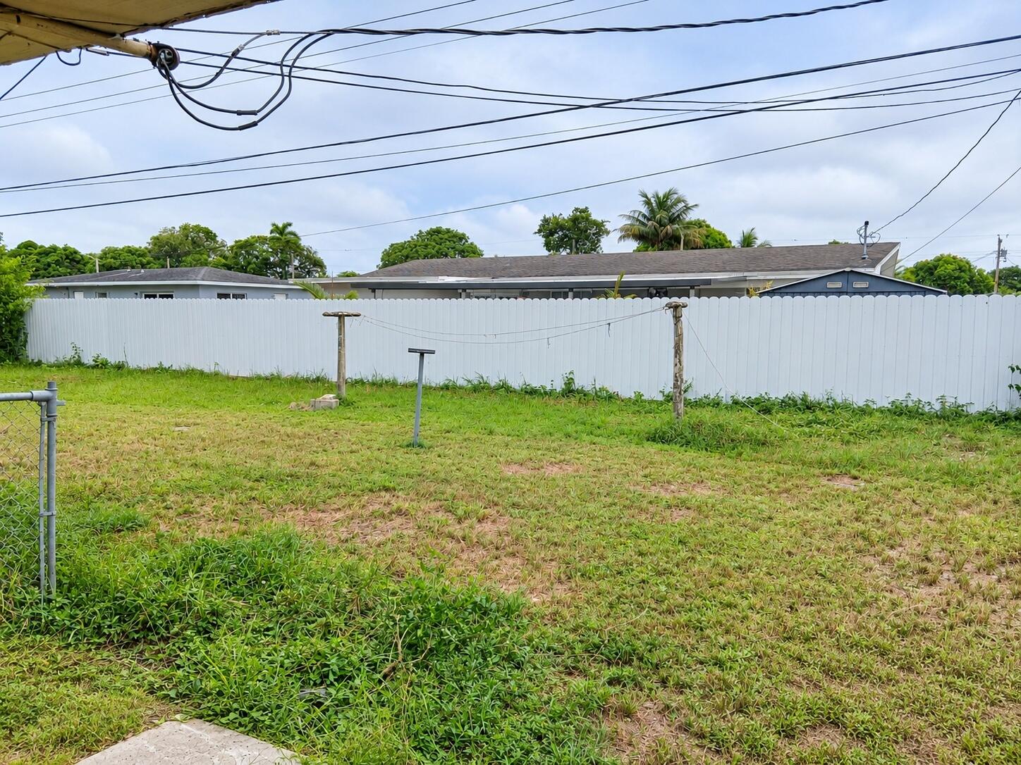 3830_Listing_Photo_07 3830_Listing_Photo_07