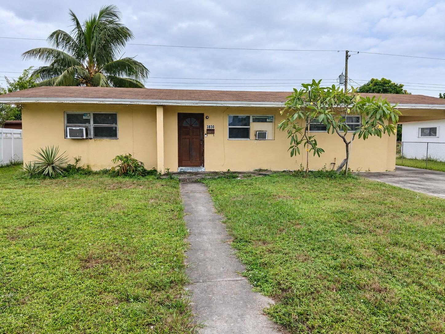 3830_Listing_Photo_06 3830_Listing_Photo_06