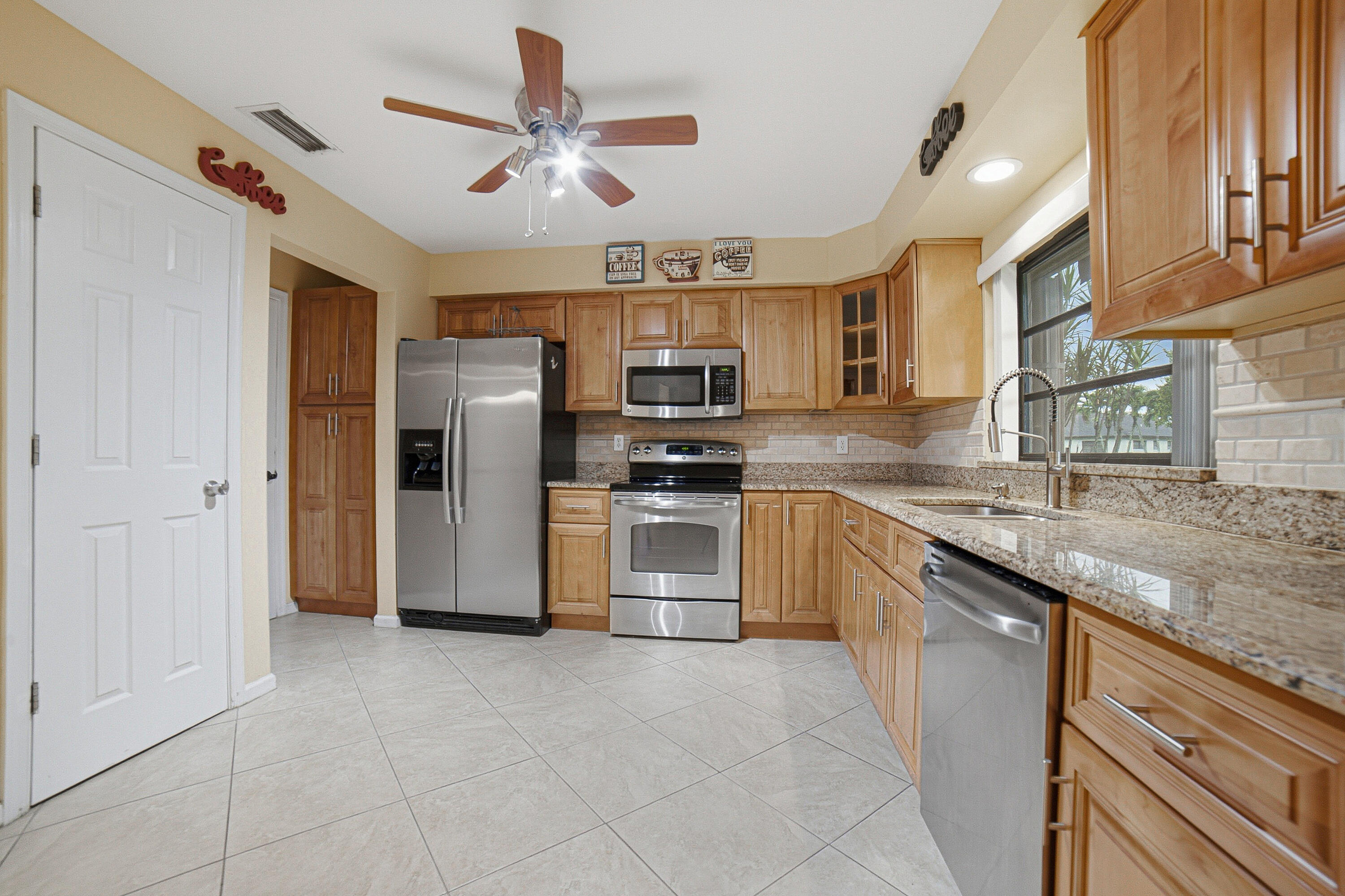 13-Kitchen