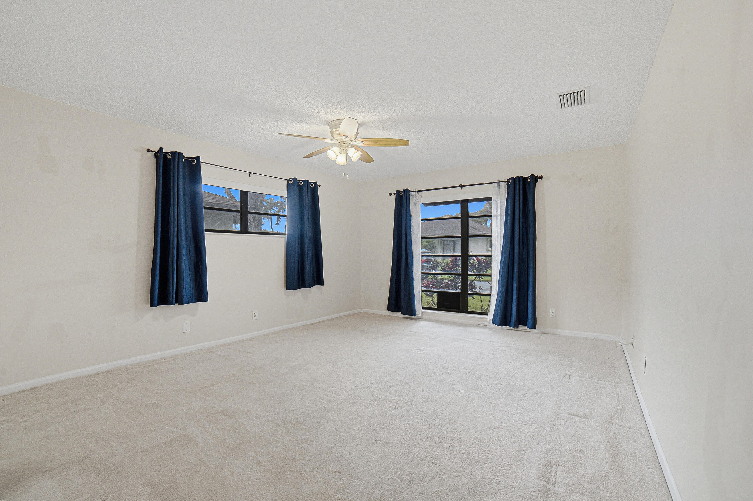 19-Bedroom1