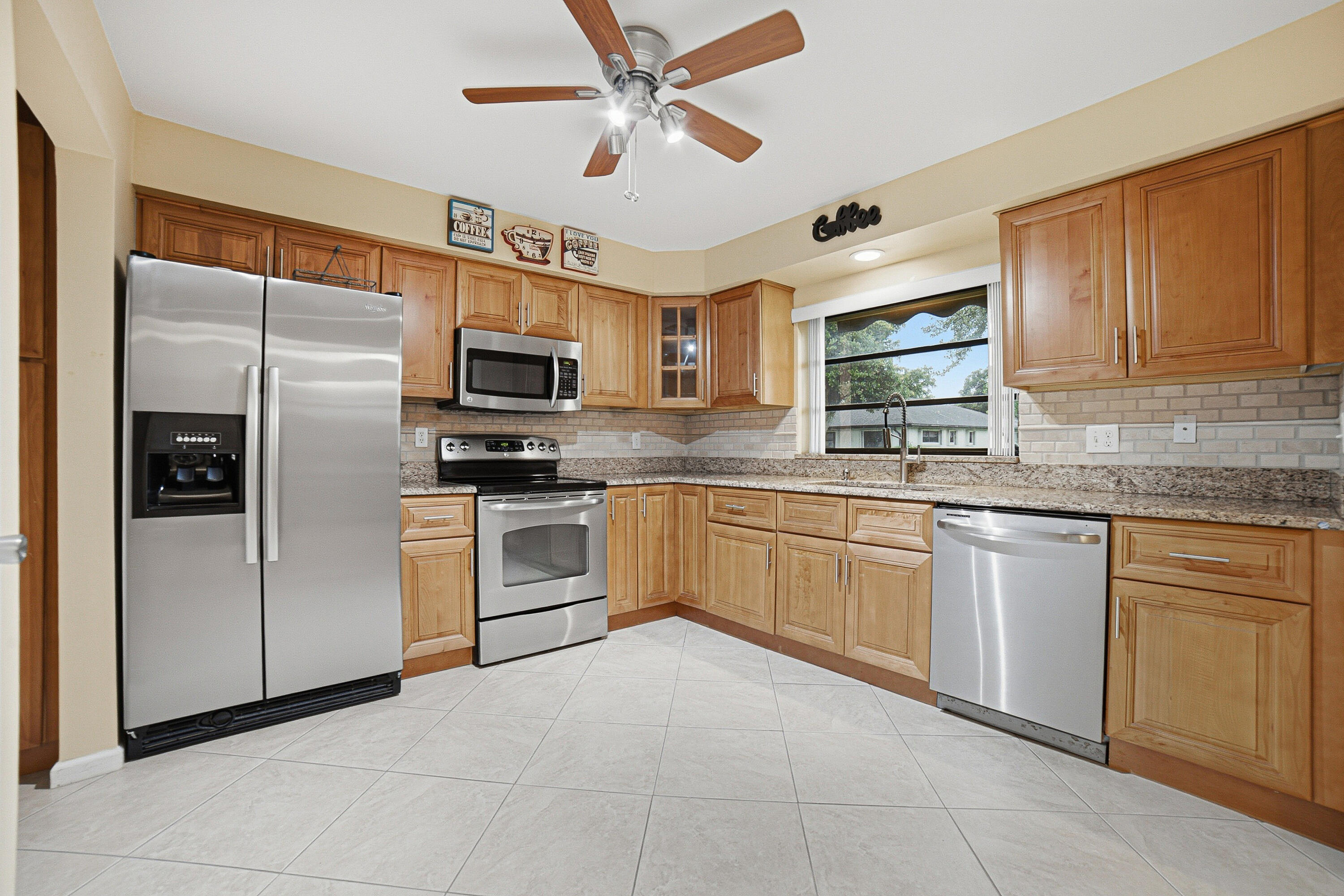 14-Kitchen-B