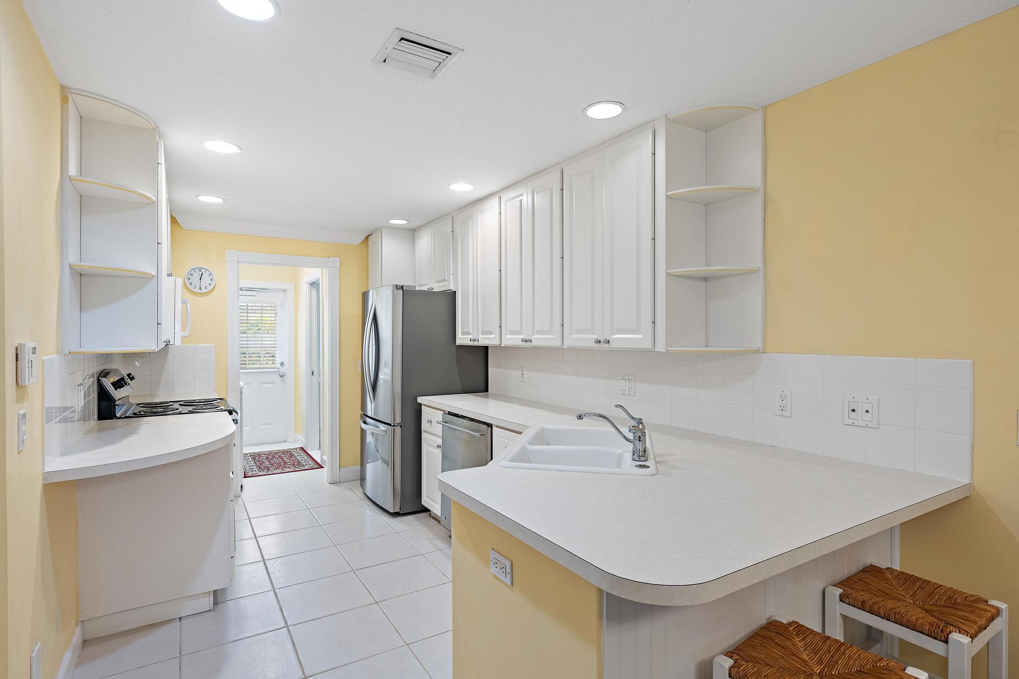 3277 E Community Dr-4