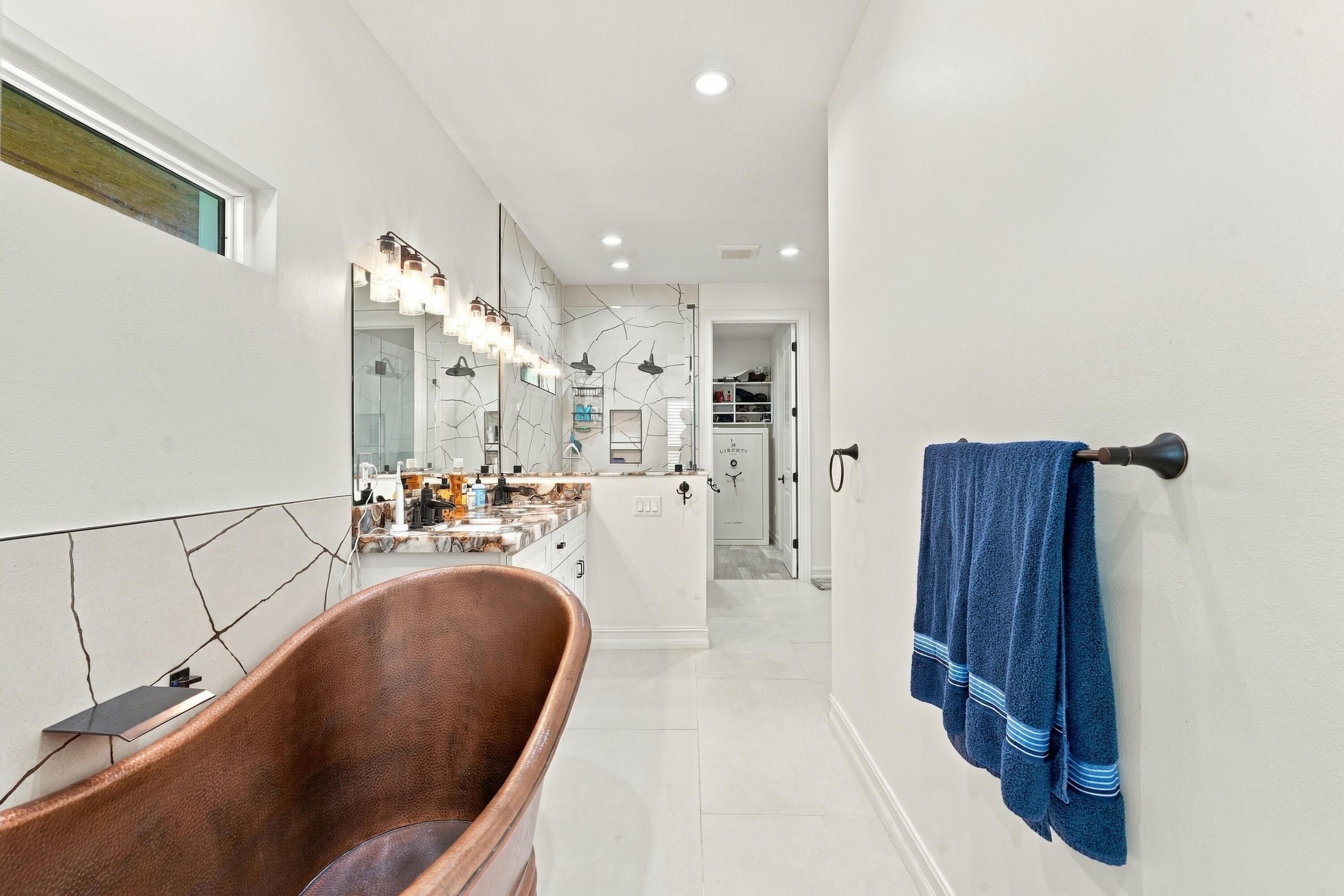 Luxurious Primary Bathroom