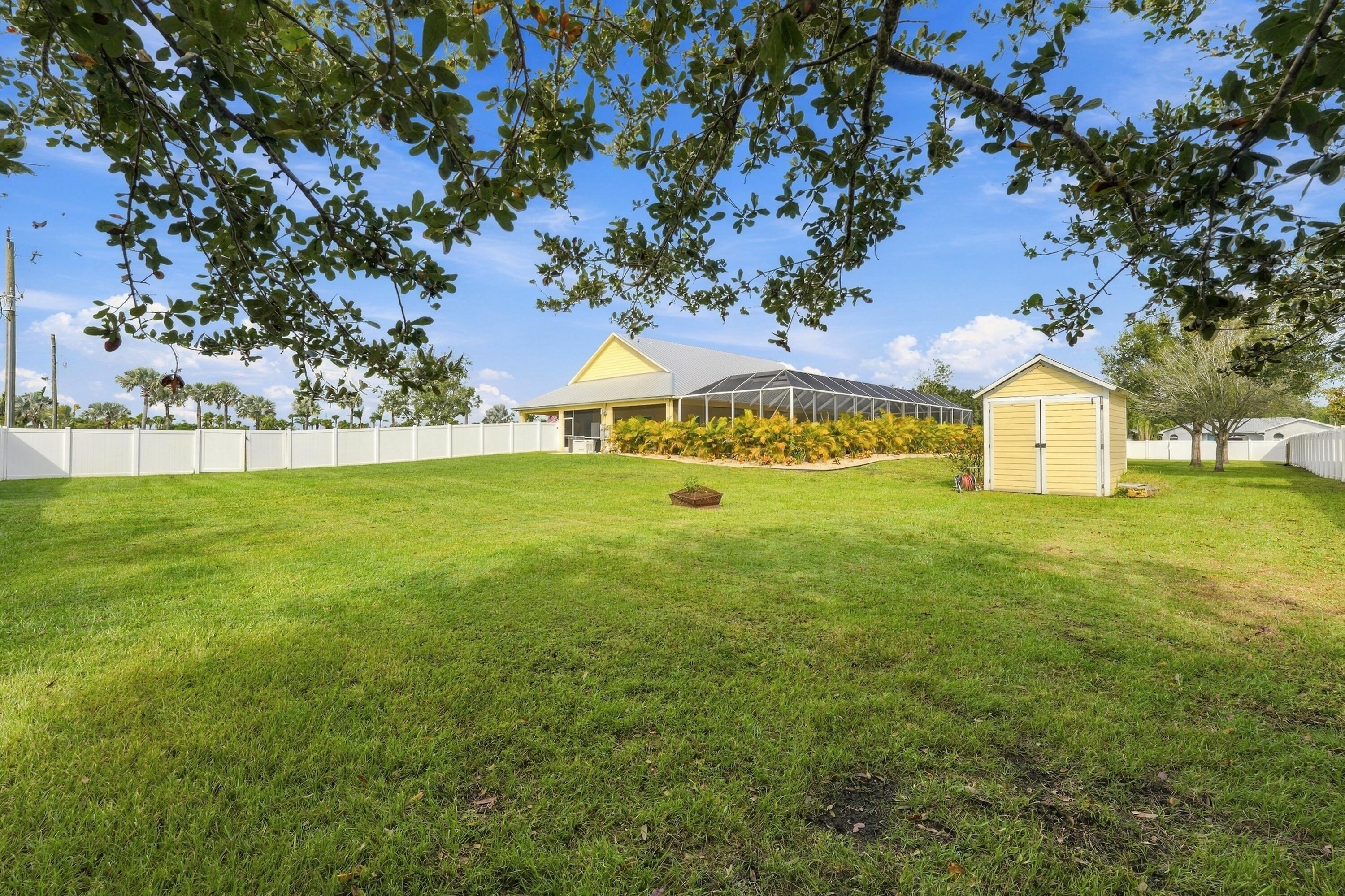 Peaceful Backyard with Mature Oak Trees
