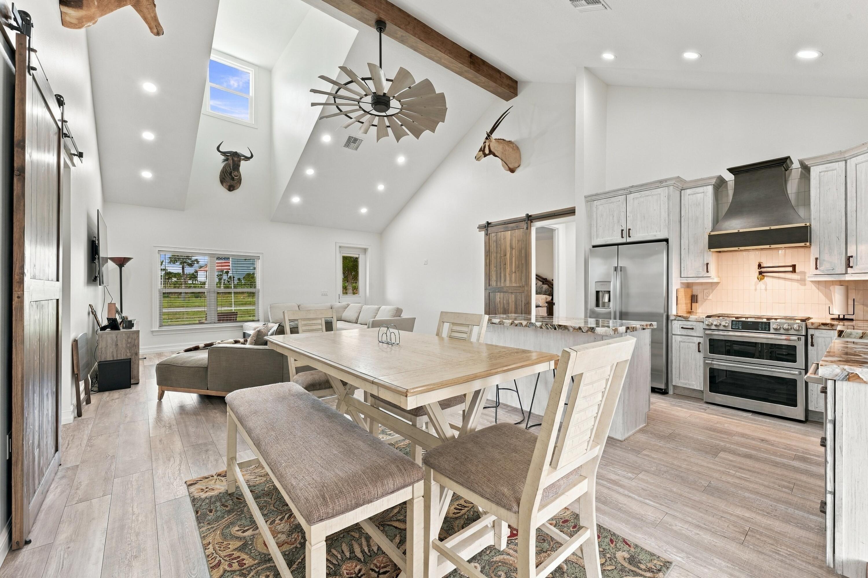 Open Dining Area & Chef's Kitchen