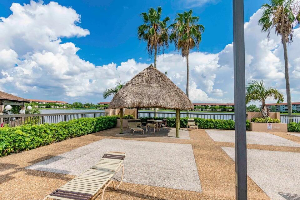 CH pool tiki