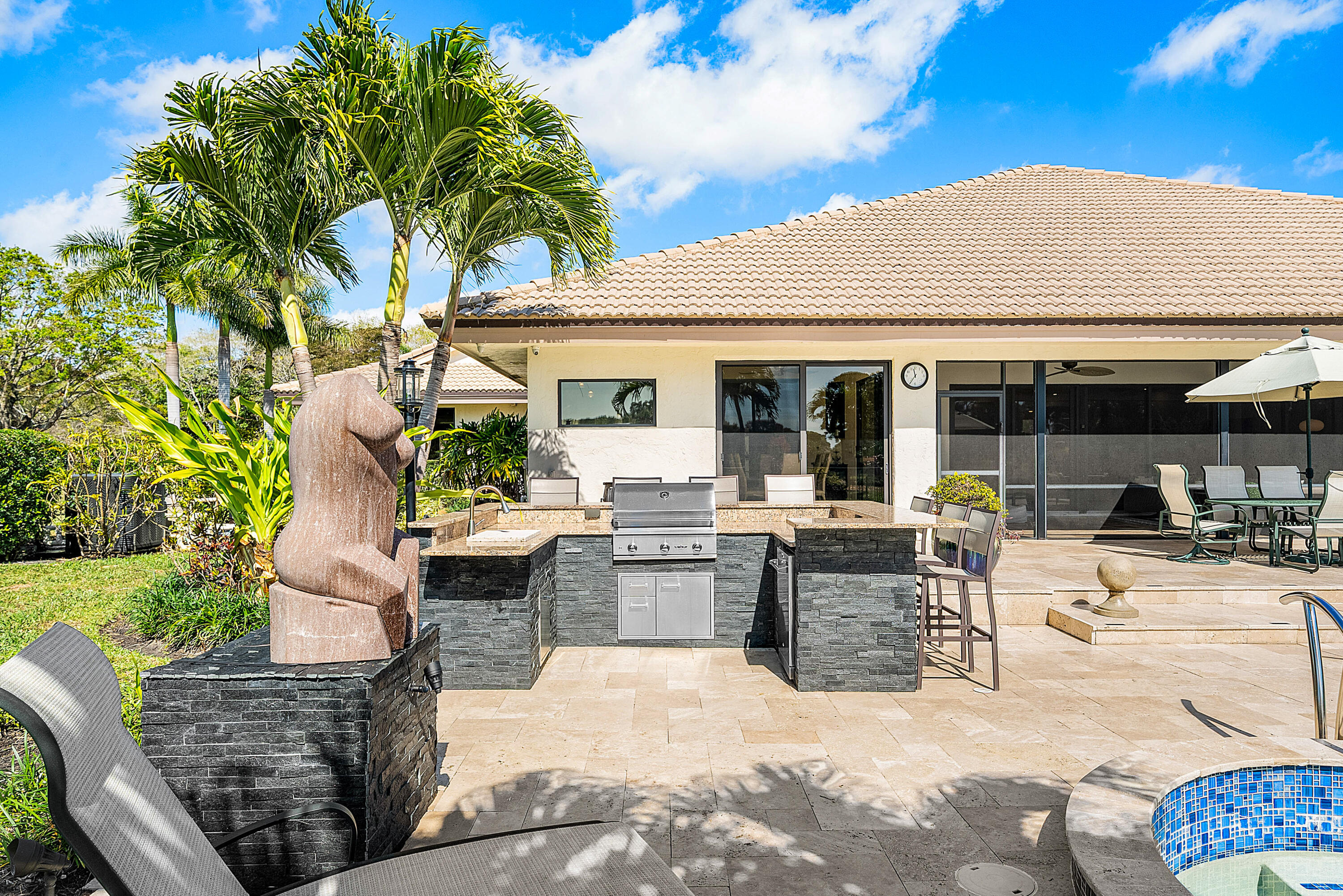 Outdoor Kitchen