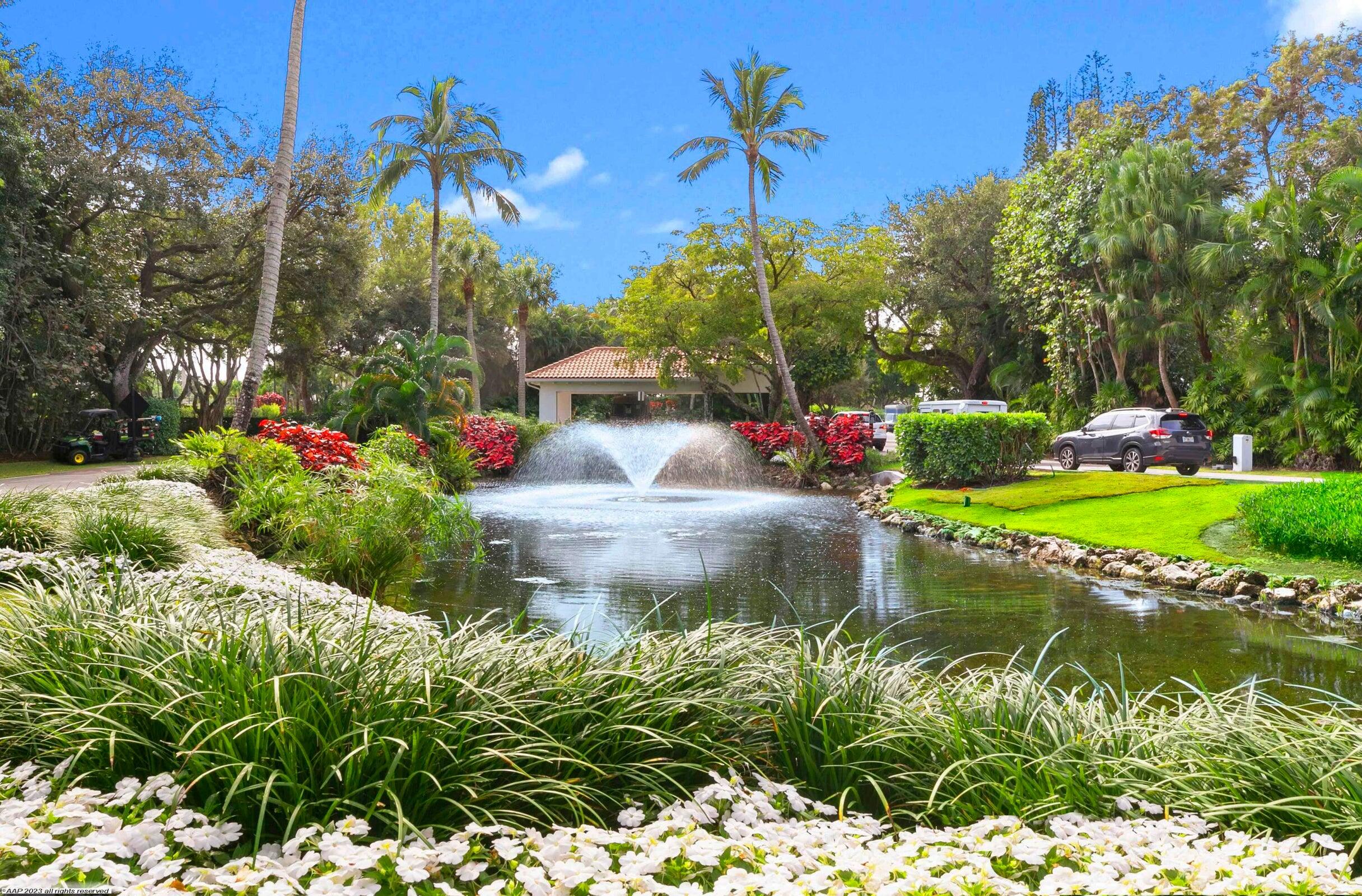 Polo Club Gate