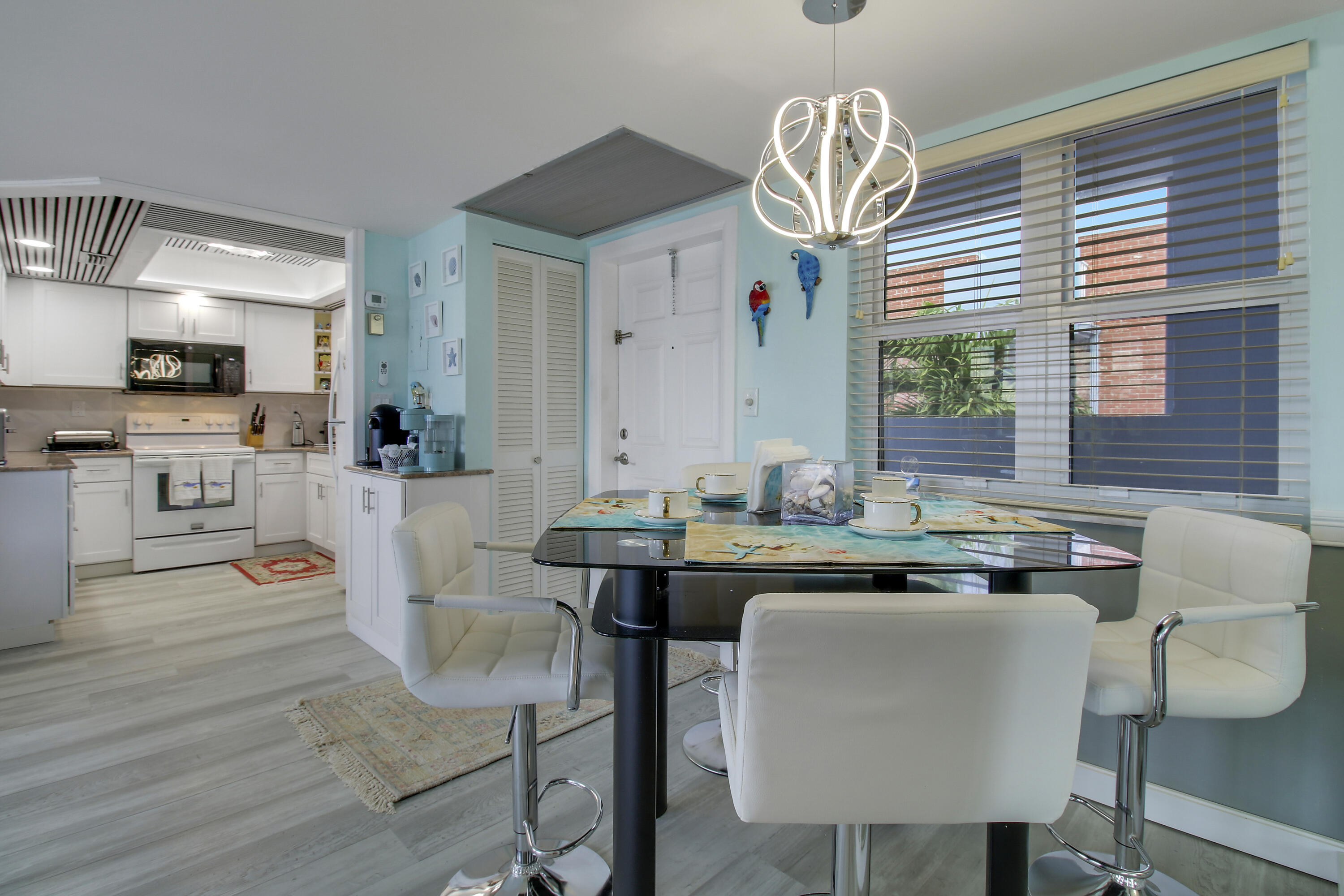 kitchen/dining