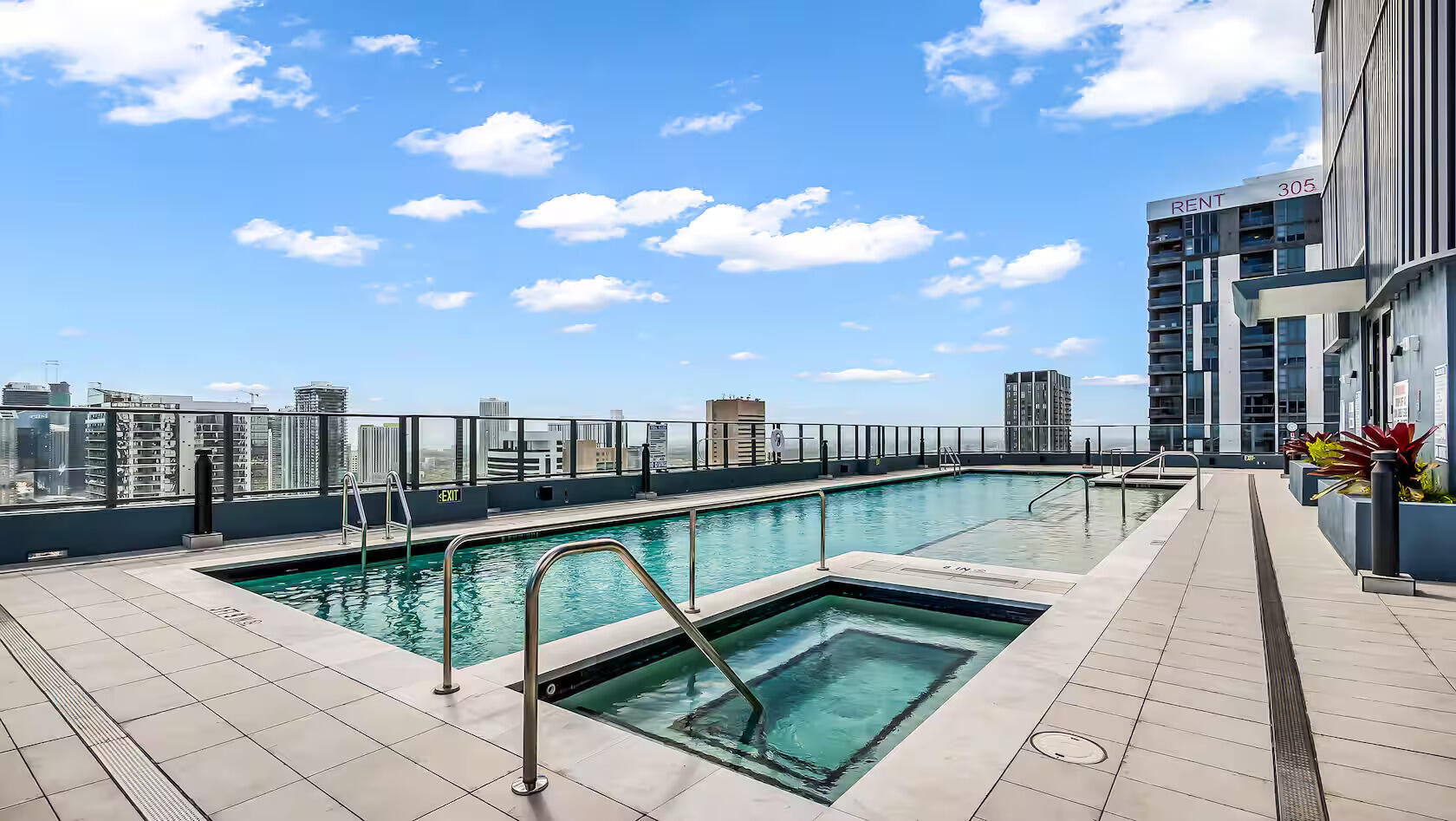 Rooftop Pool2