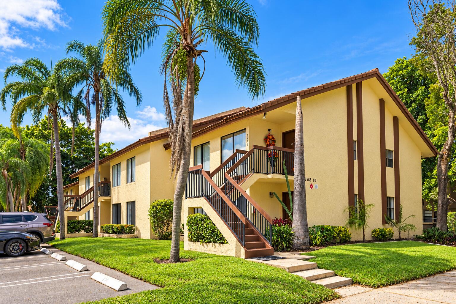 Sunny Tropical Condo Complex Sunny Tropical Condo Complex