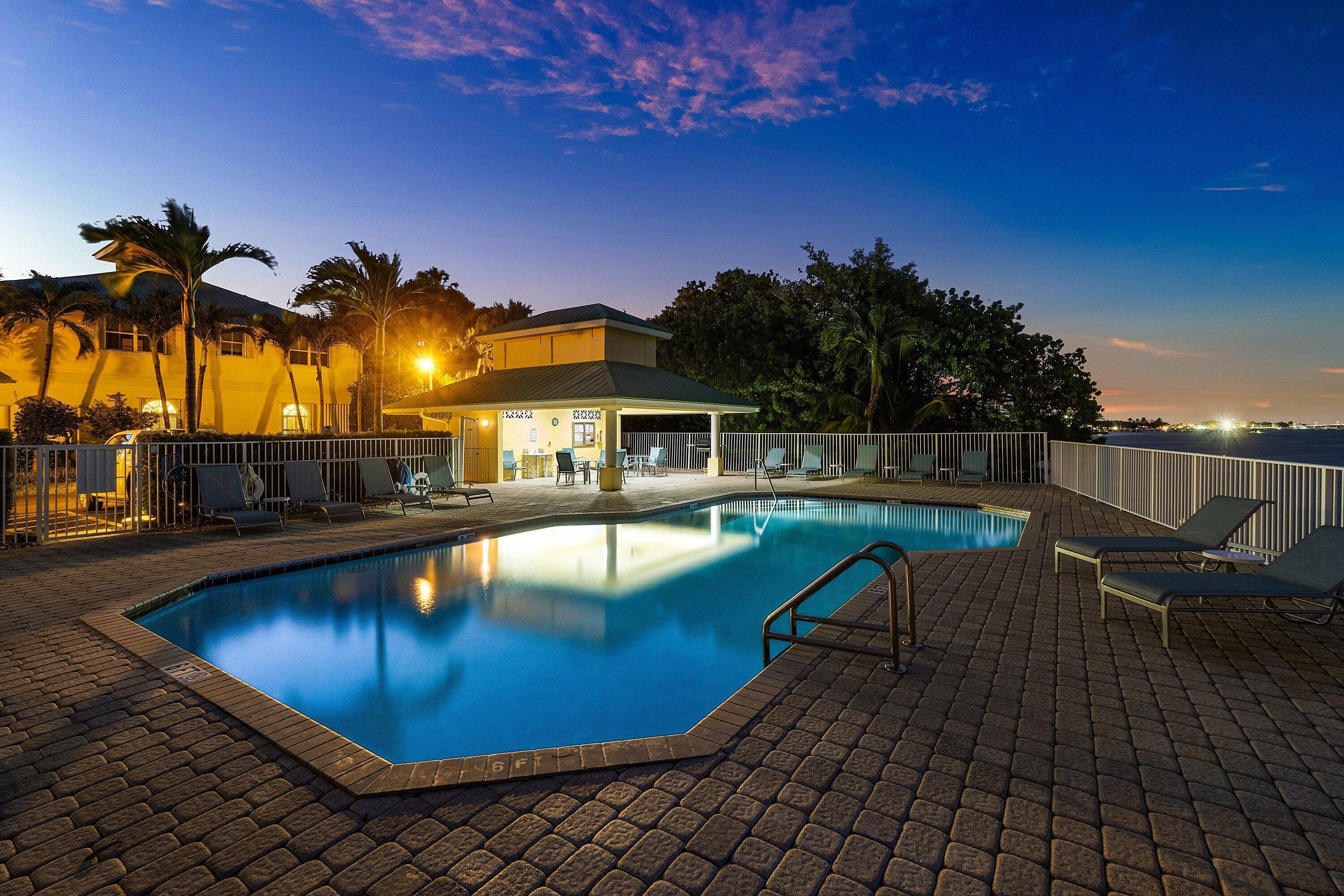 Pool / Intracoastal