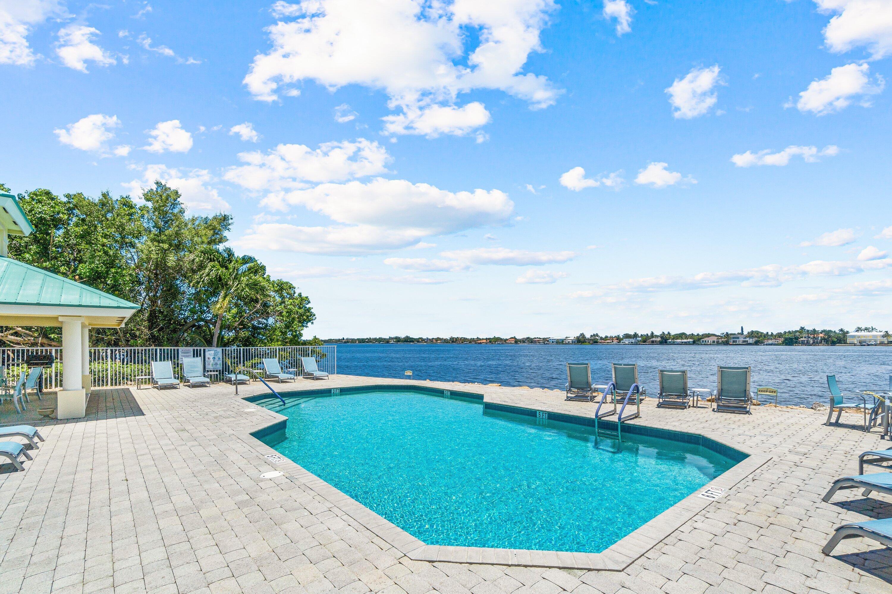 Pool / Intracoastal