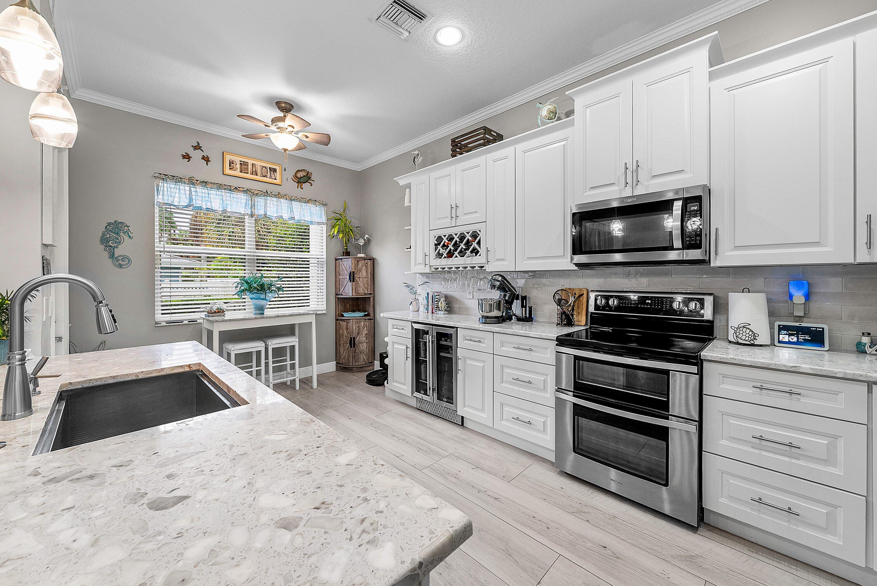 015-166BarefootCove-Hypoluxo-FL-33462-SM