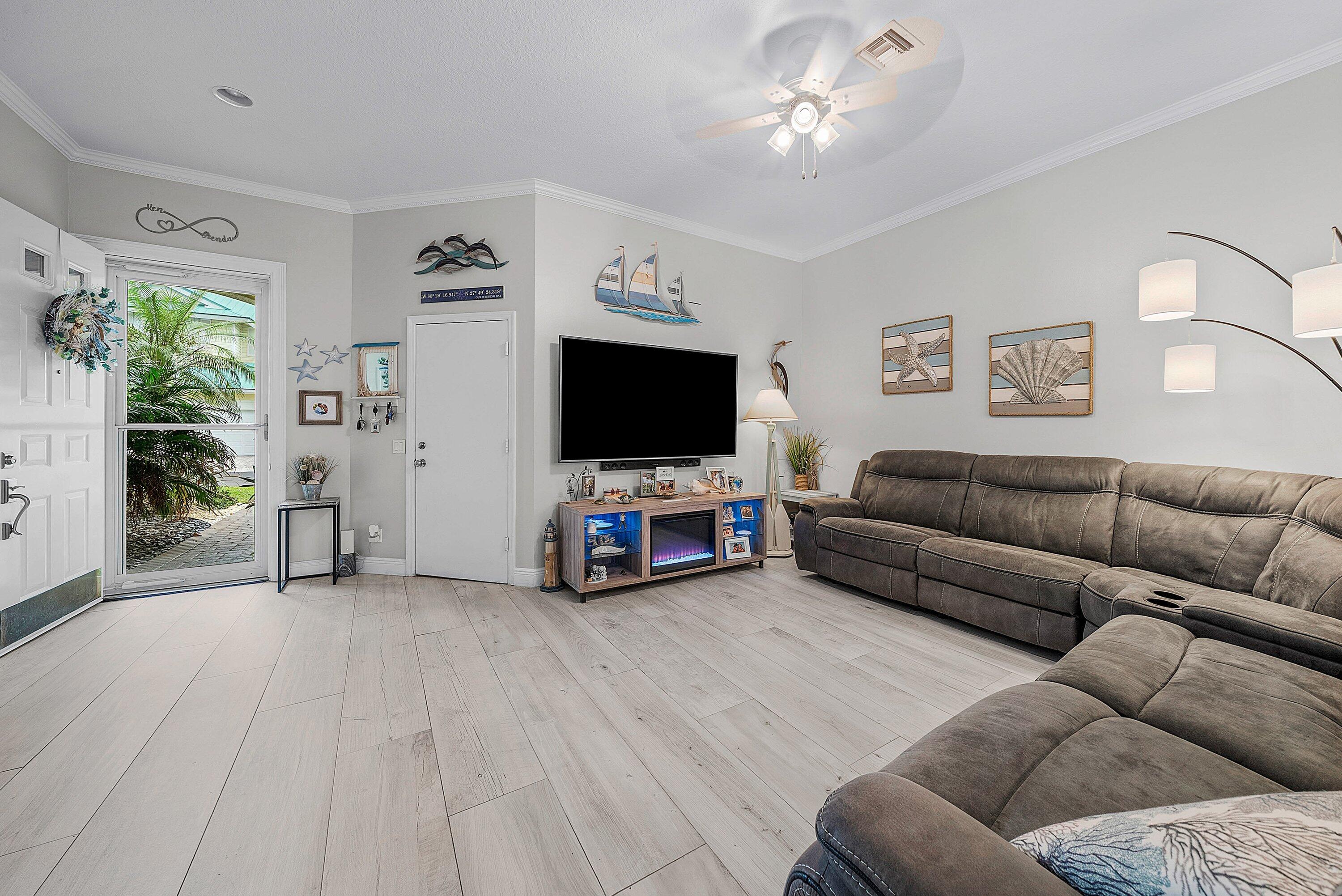 007-166BarefootCove-Hypoluxo-FL-33462-SM