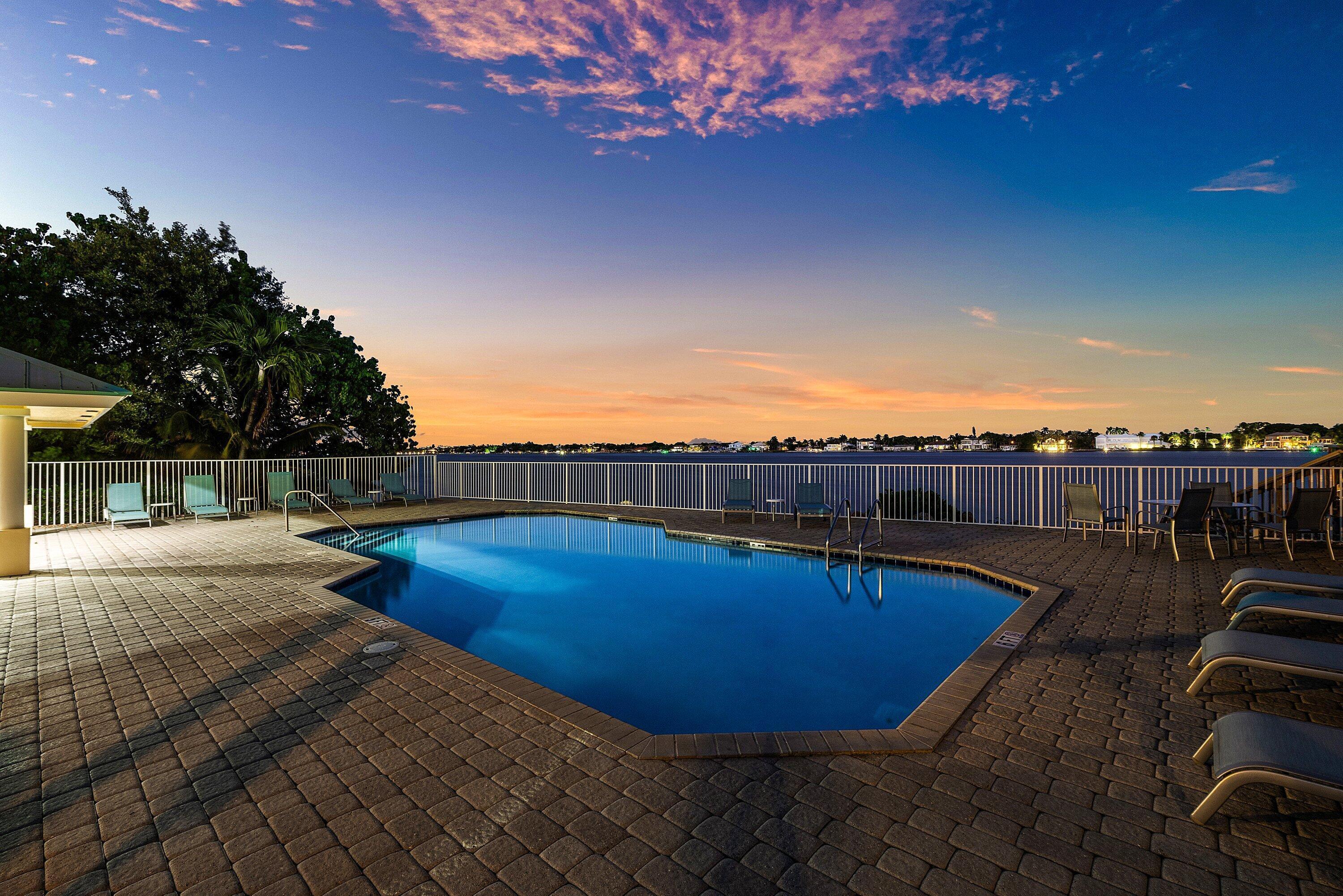 Pool / Intracoastal