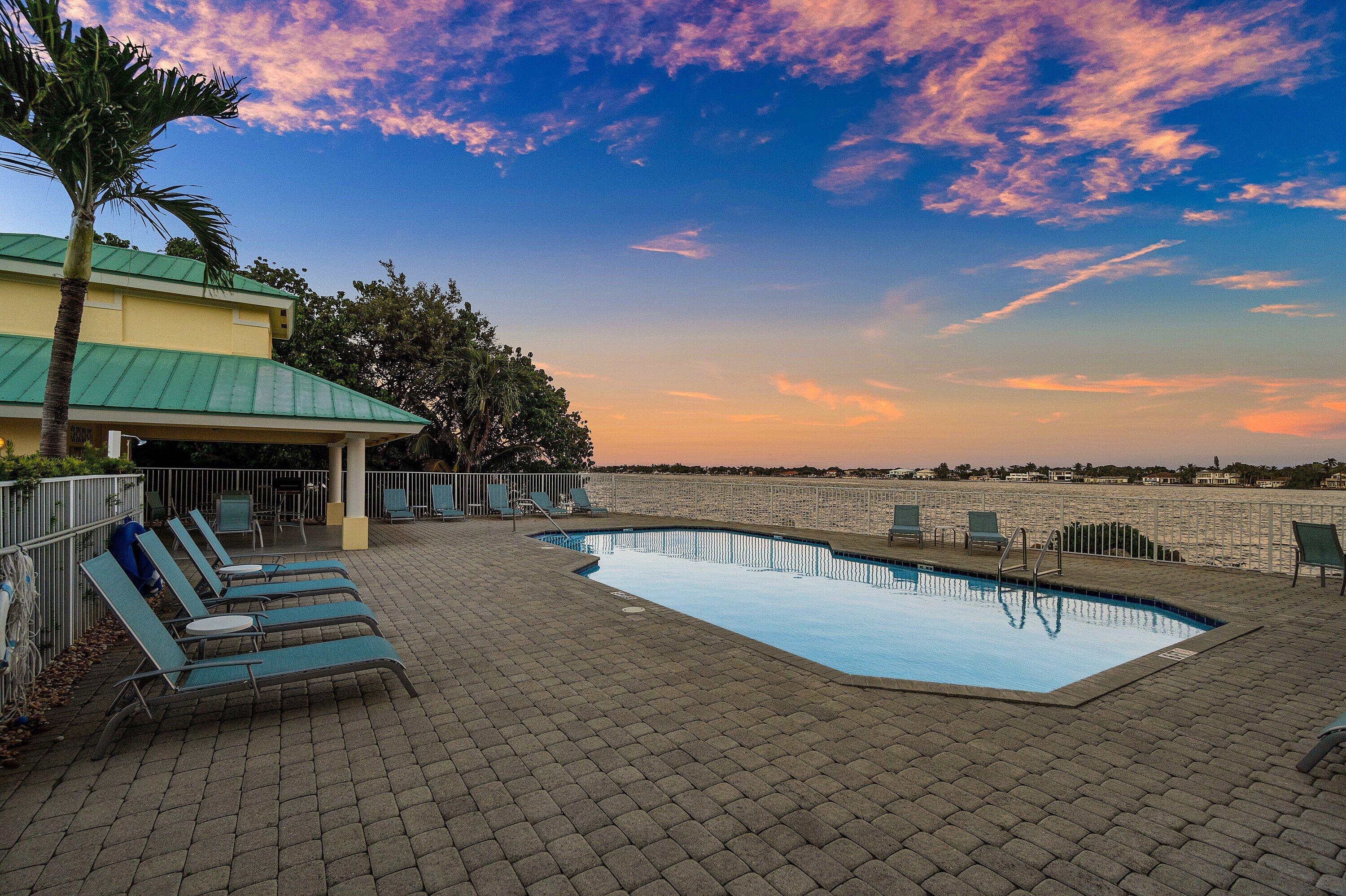 Pool / Intracoastal