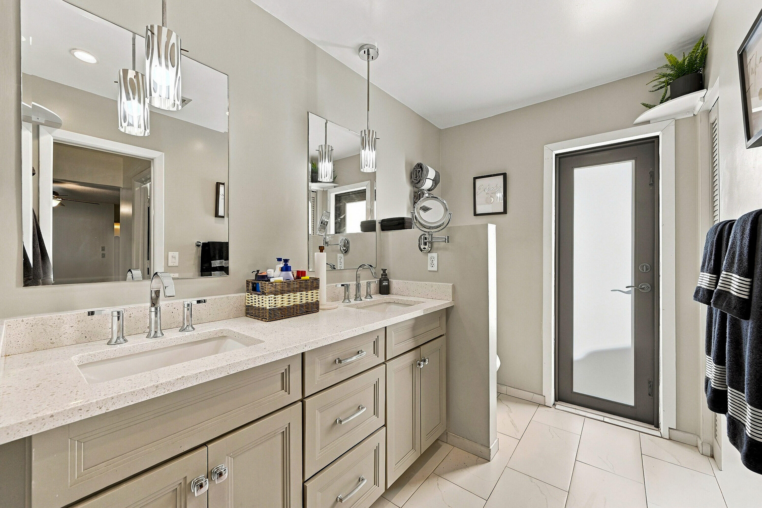 23_primary bathroom