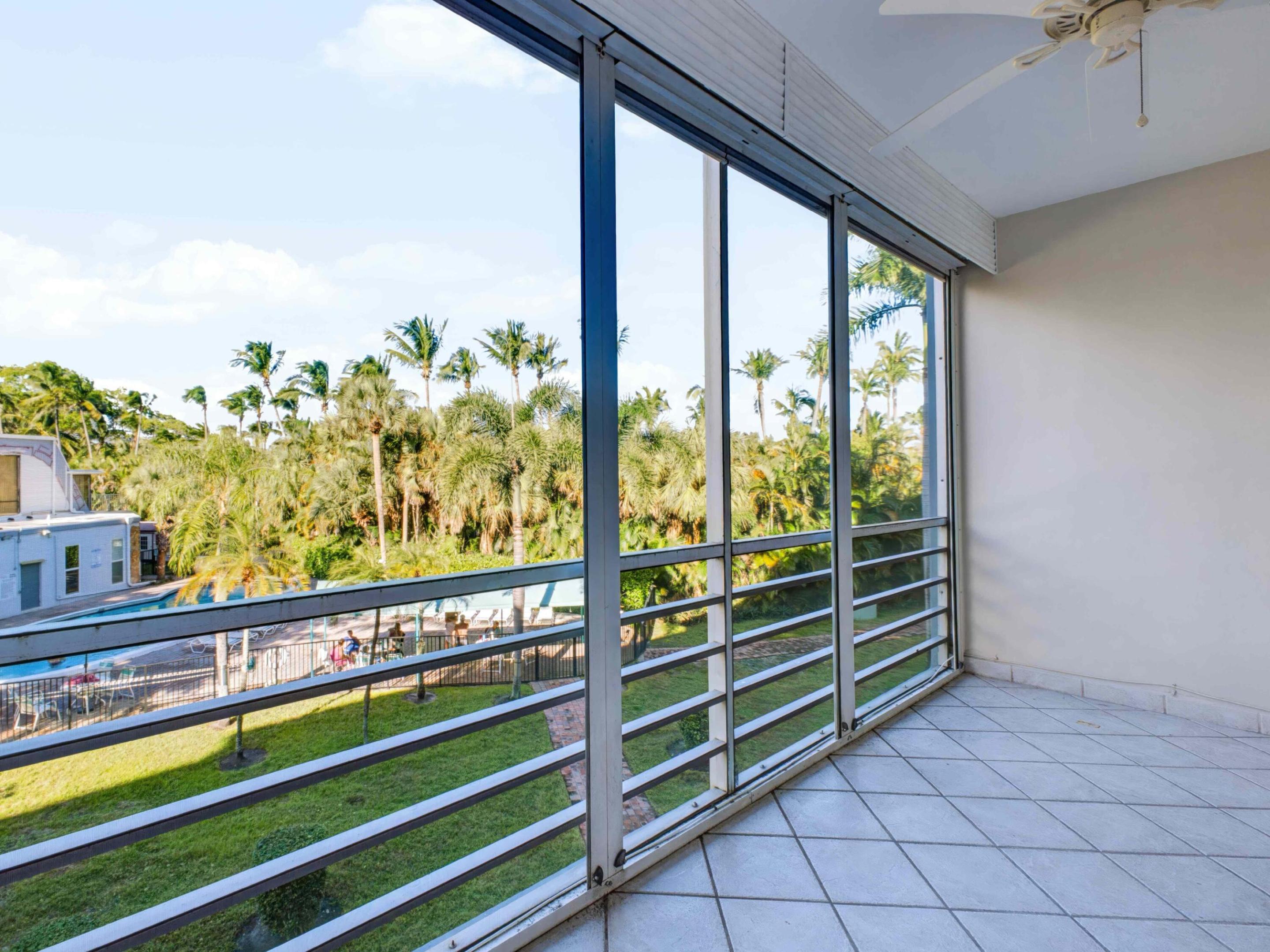 Screen Balcony 1