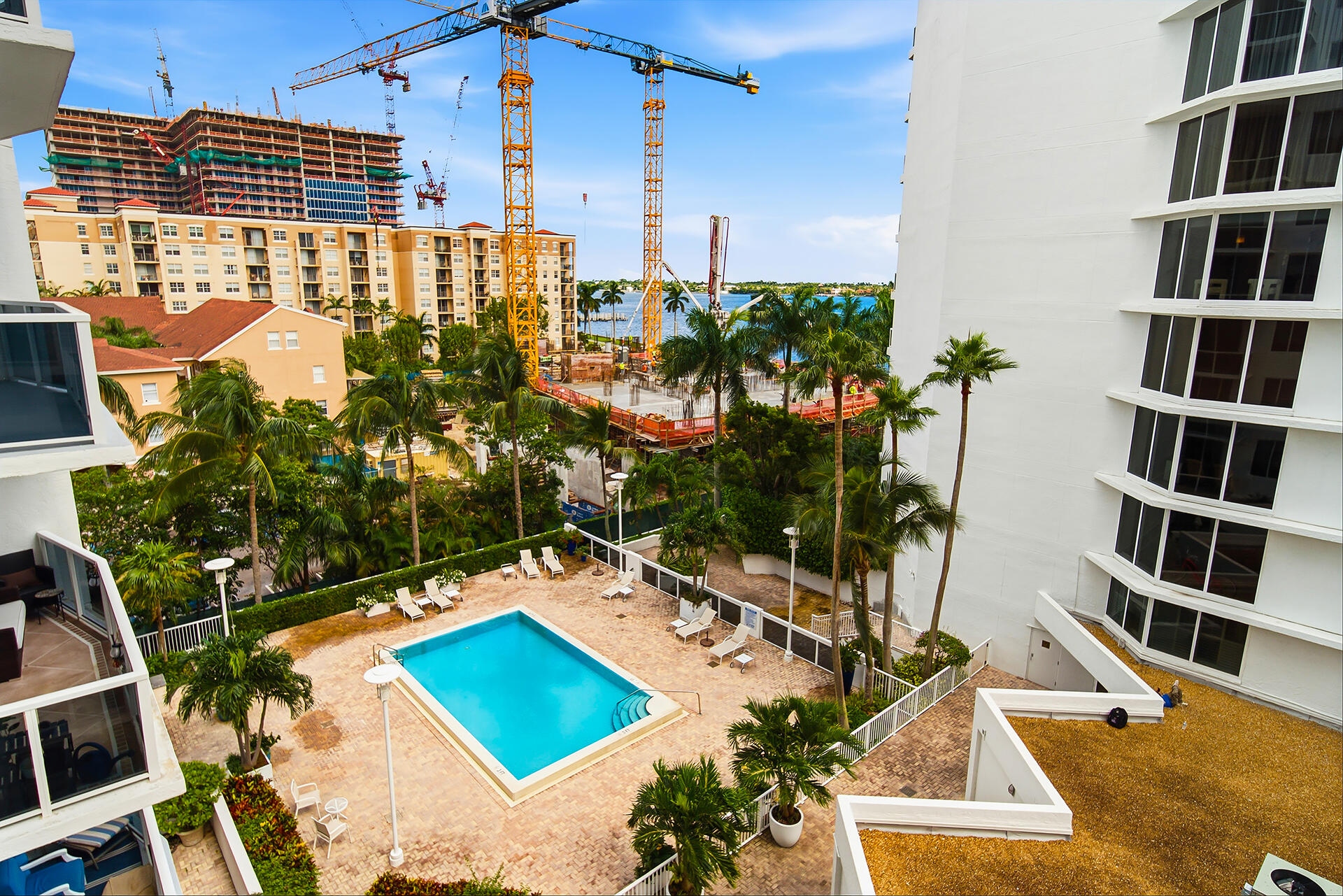 1617-N-FLAGLER-DR-603-33407-027