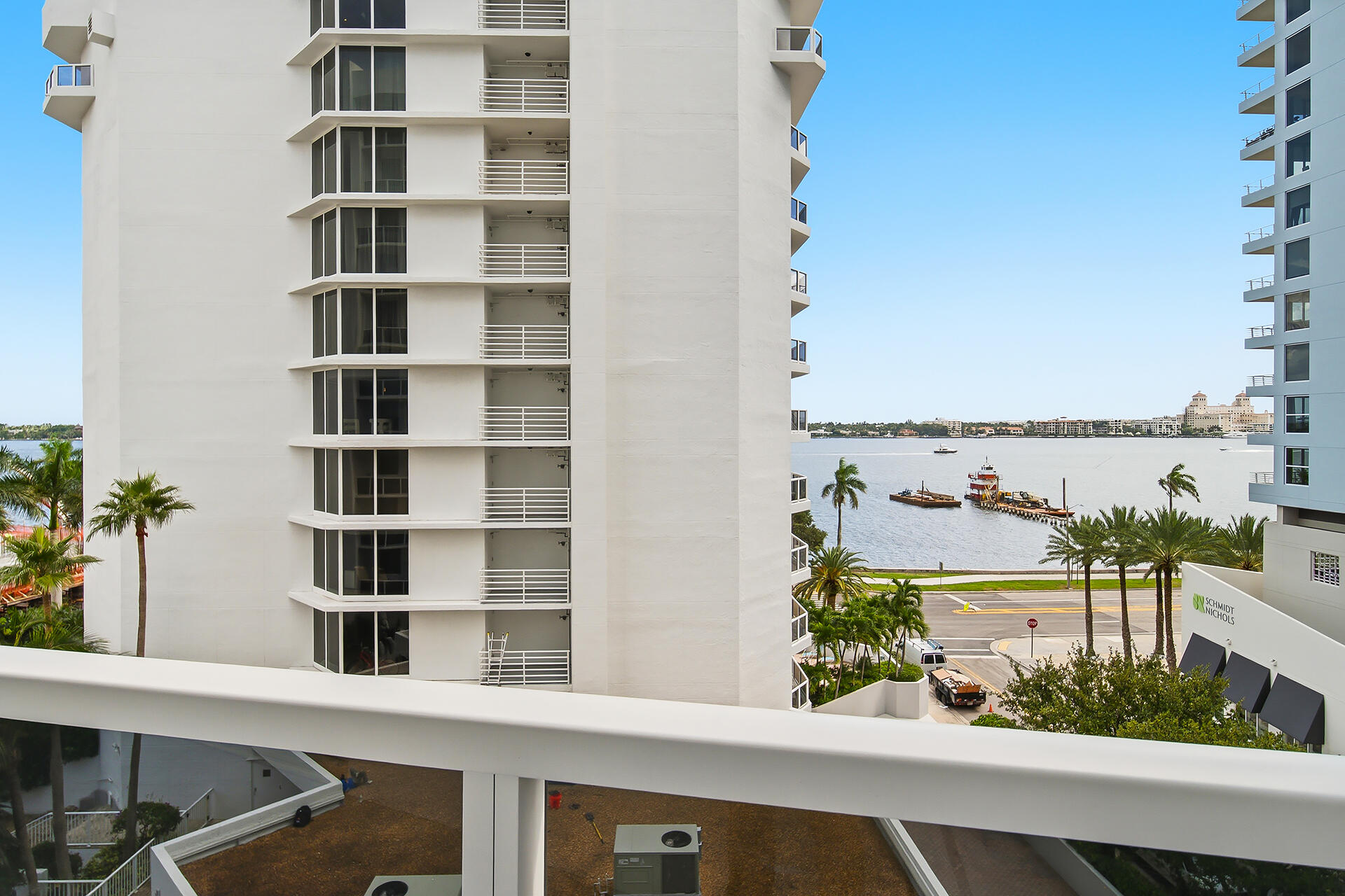 1617-N-FLAGLER-DR-603-33407-025