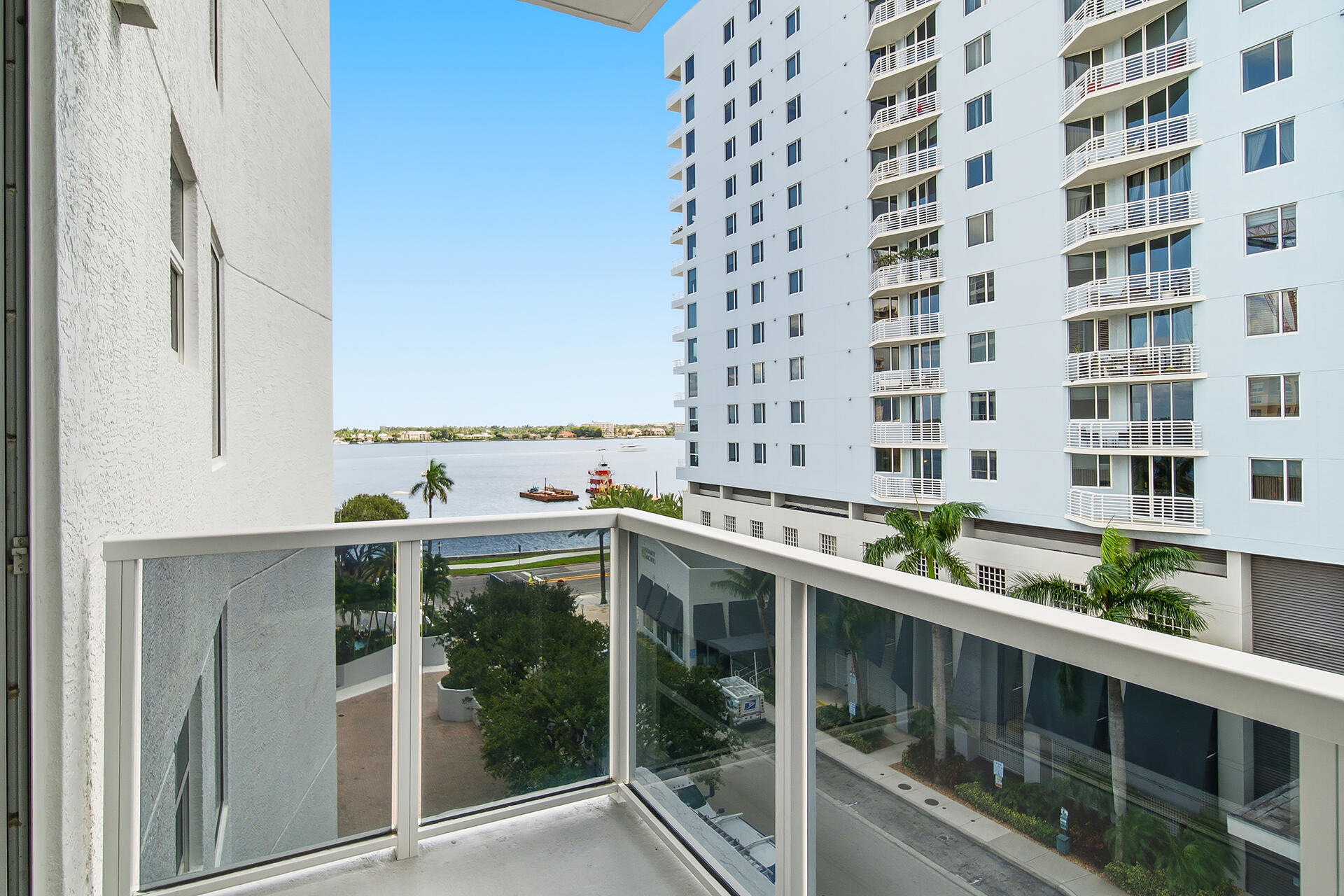 1617-N-FLAGLER-DR-603-33407-029