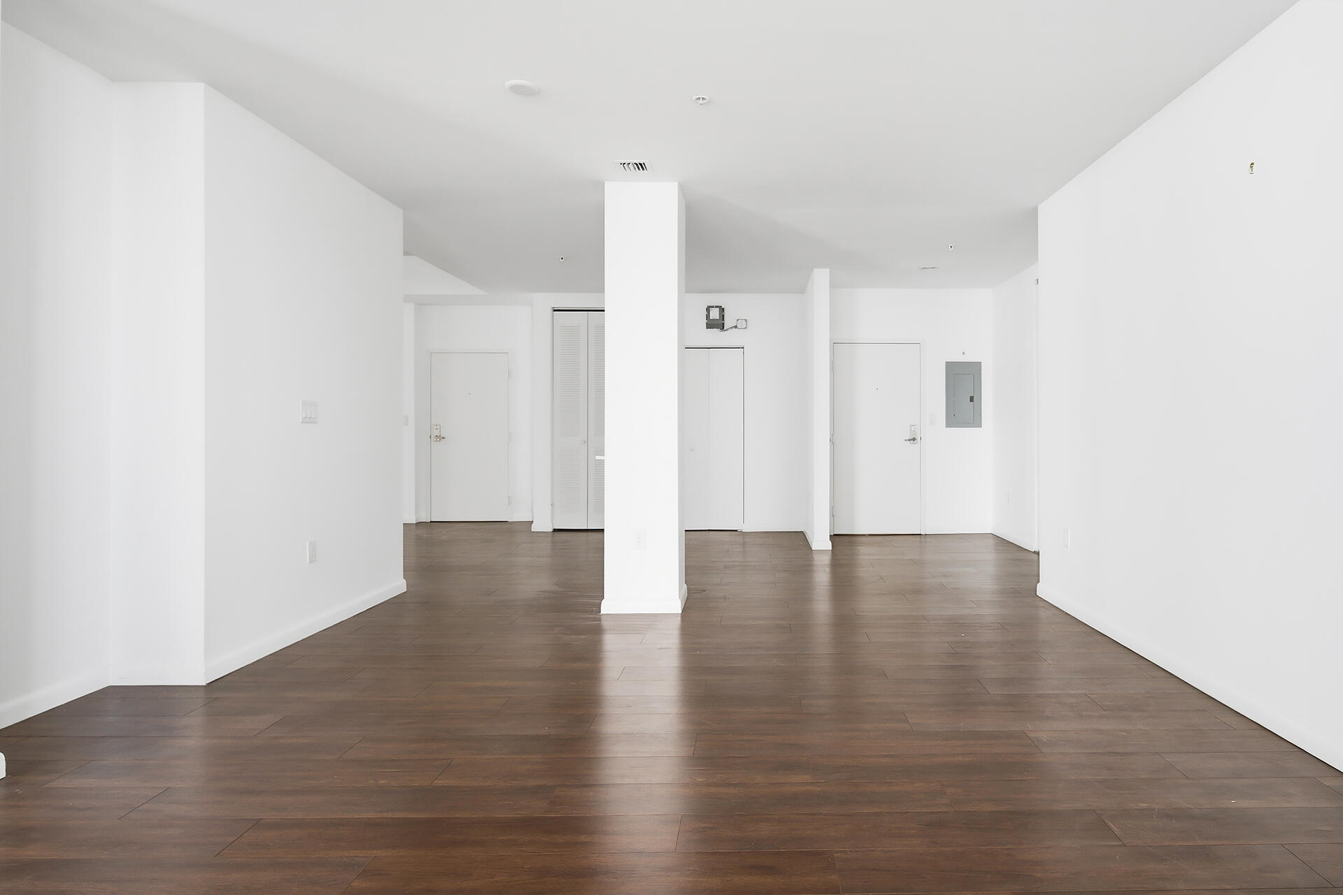 1617-N-FLAGLER-DR-603-33407-024