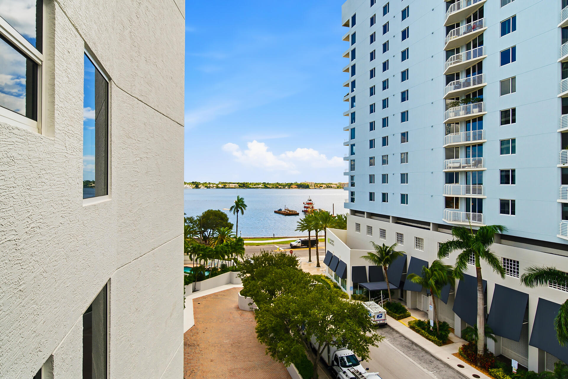 1617-N-FLAGLER-DR-603-33407-030