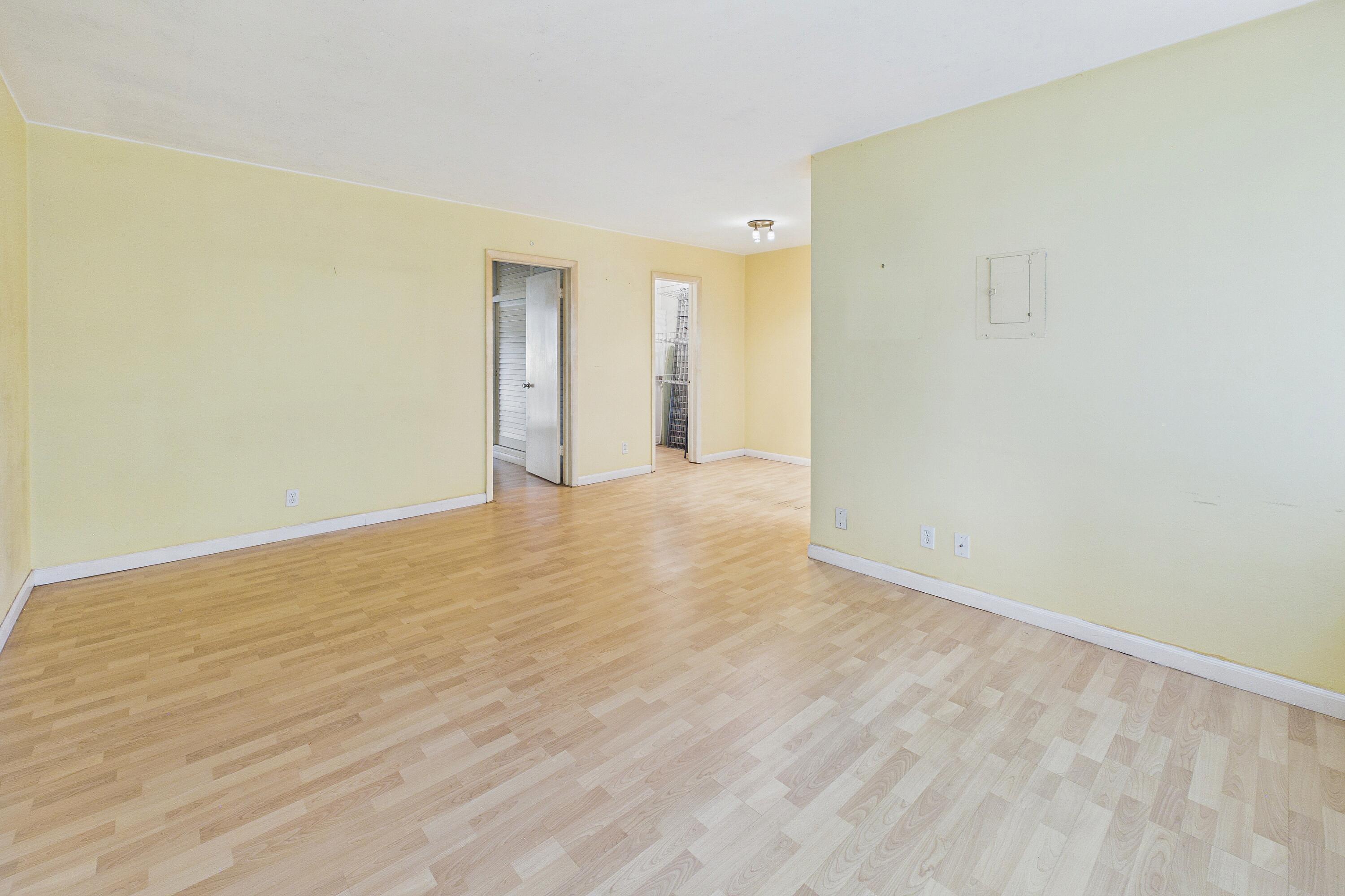 CAM06286G6-PR0042-STILL025