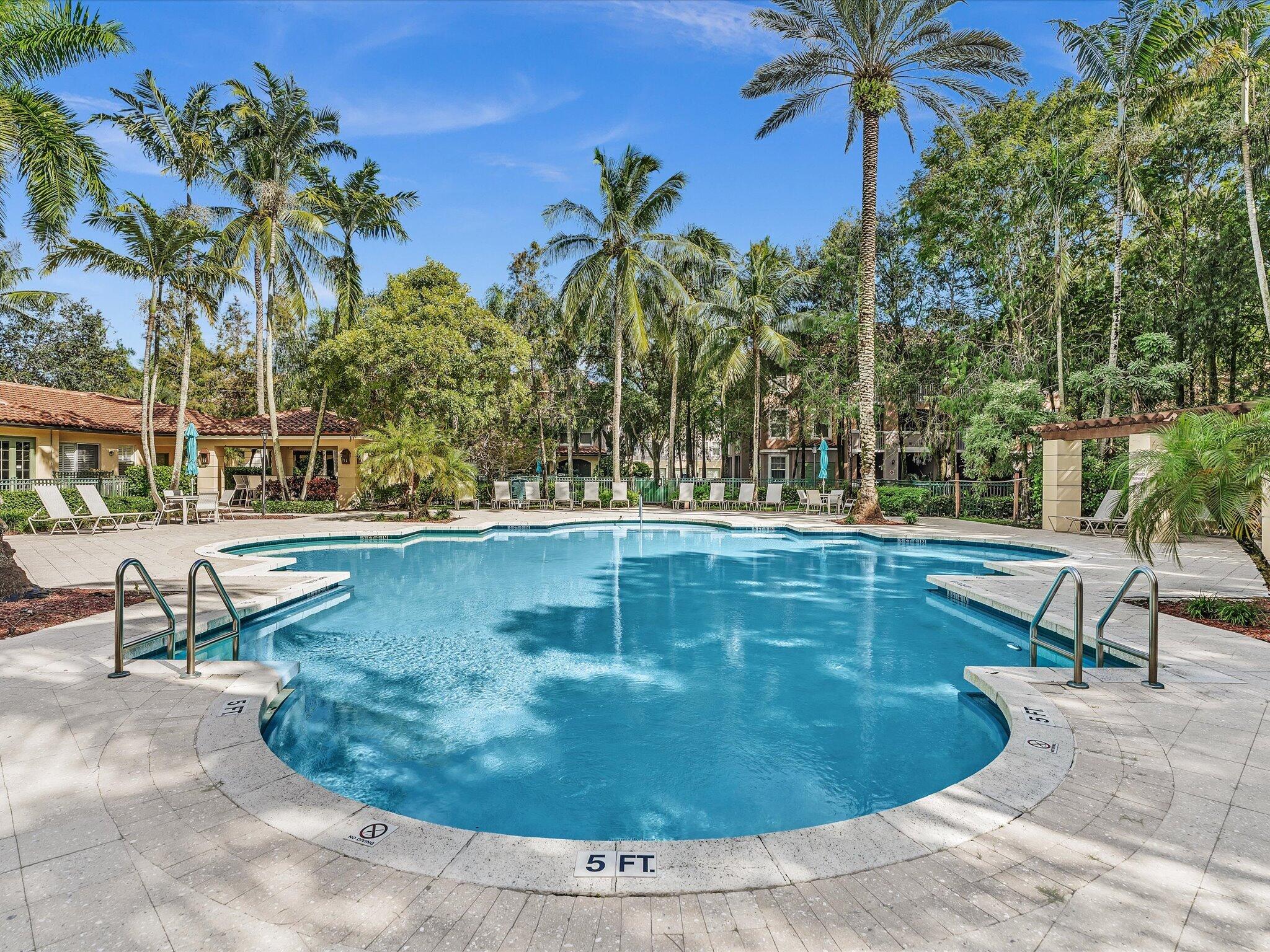 Relax in the pool