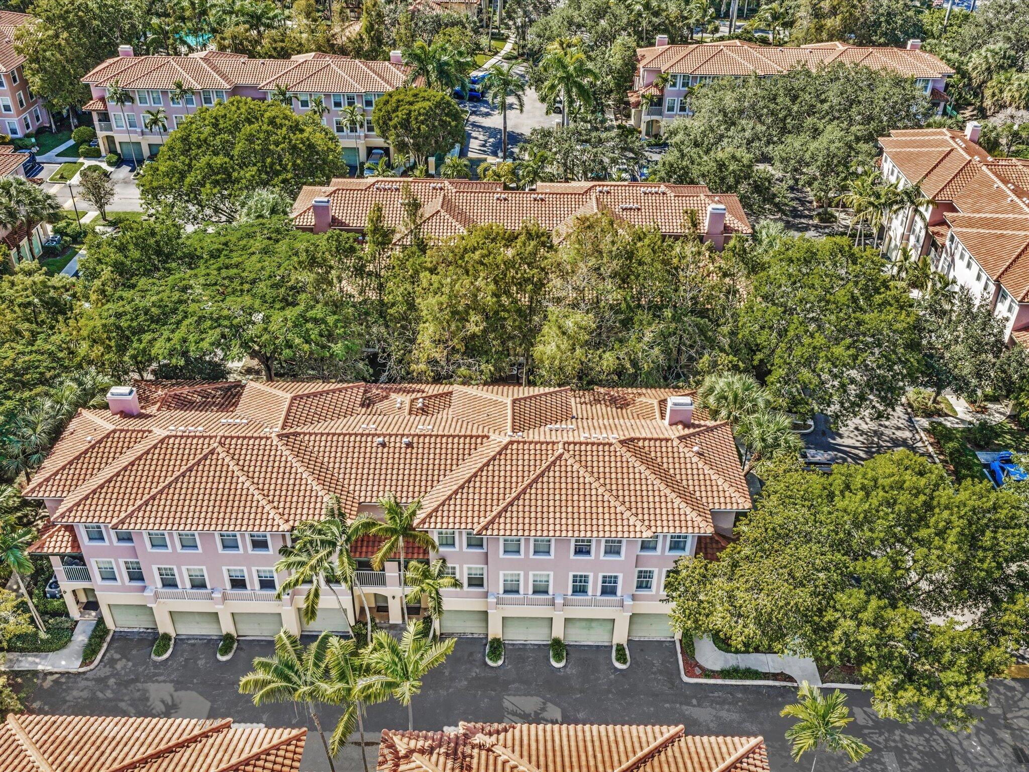 Community View, Building 7, 6450 is the Corner Unit