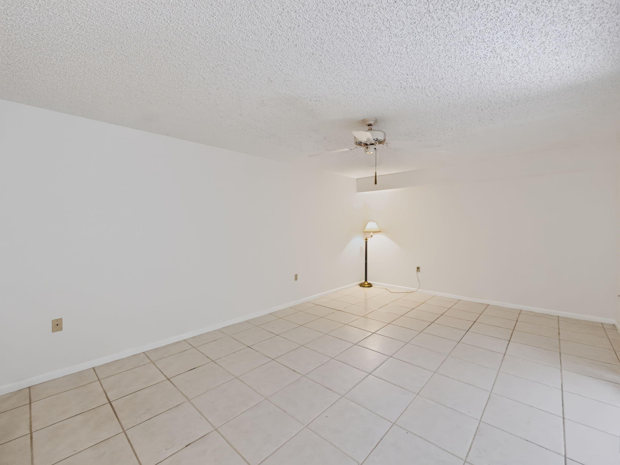 9-web-or-mls-3047-30th-ct-007