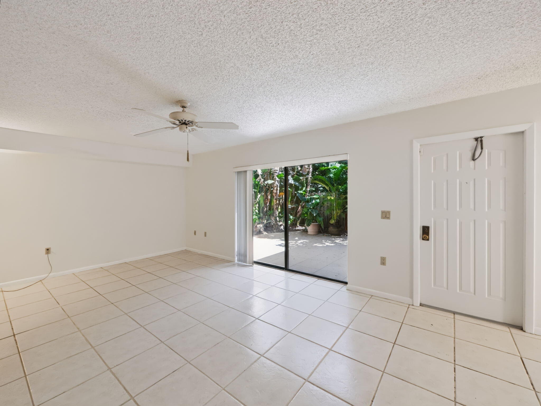 10-web-or-mls-3047-30th-ct-008