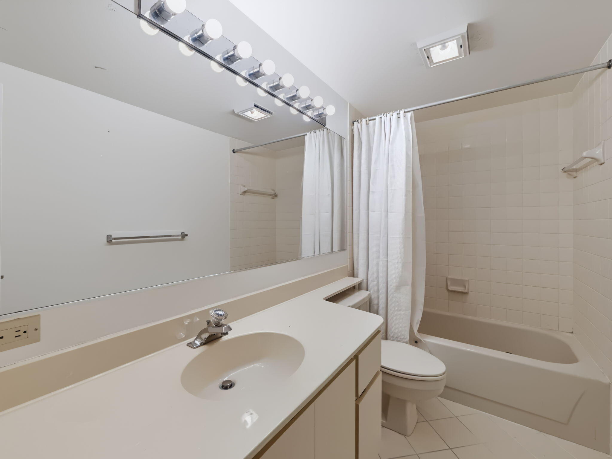 23-web-or-mls-3047-30th-ct-023