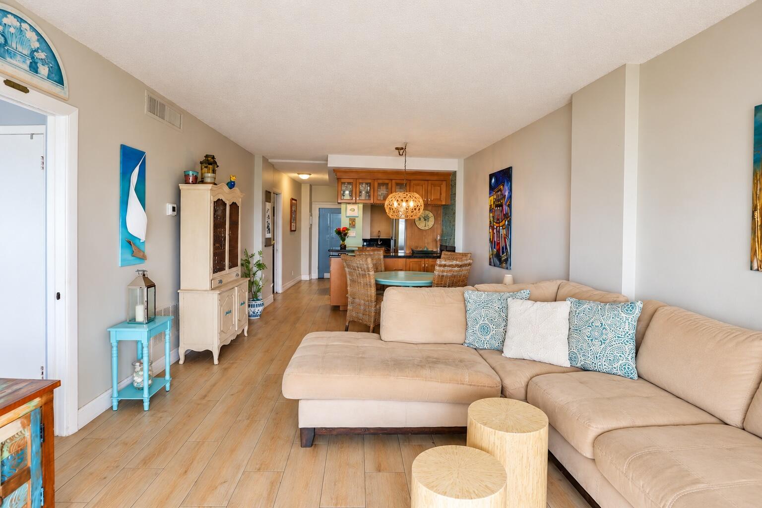 2. Living Room 5