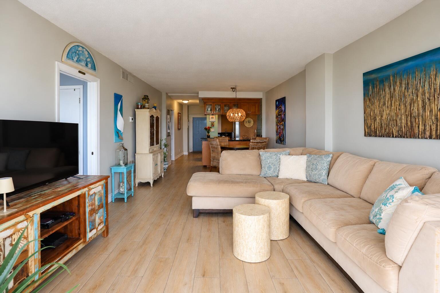 2. Living Room 4