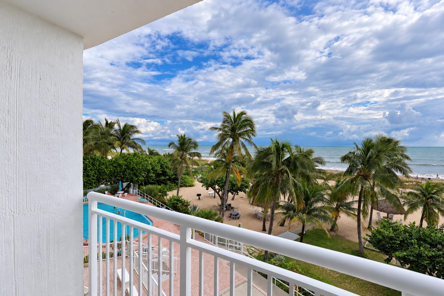 7. Balcony 4