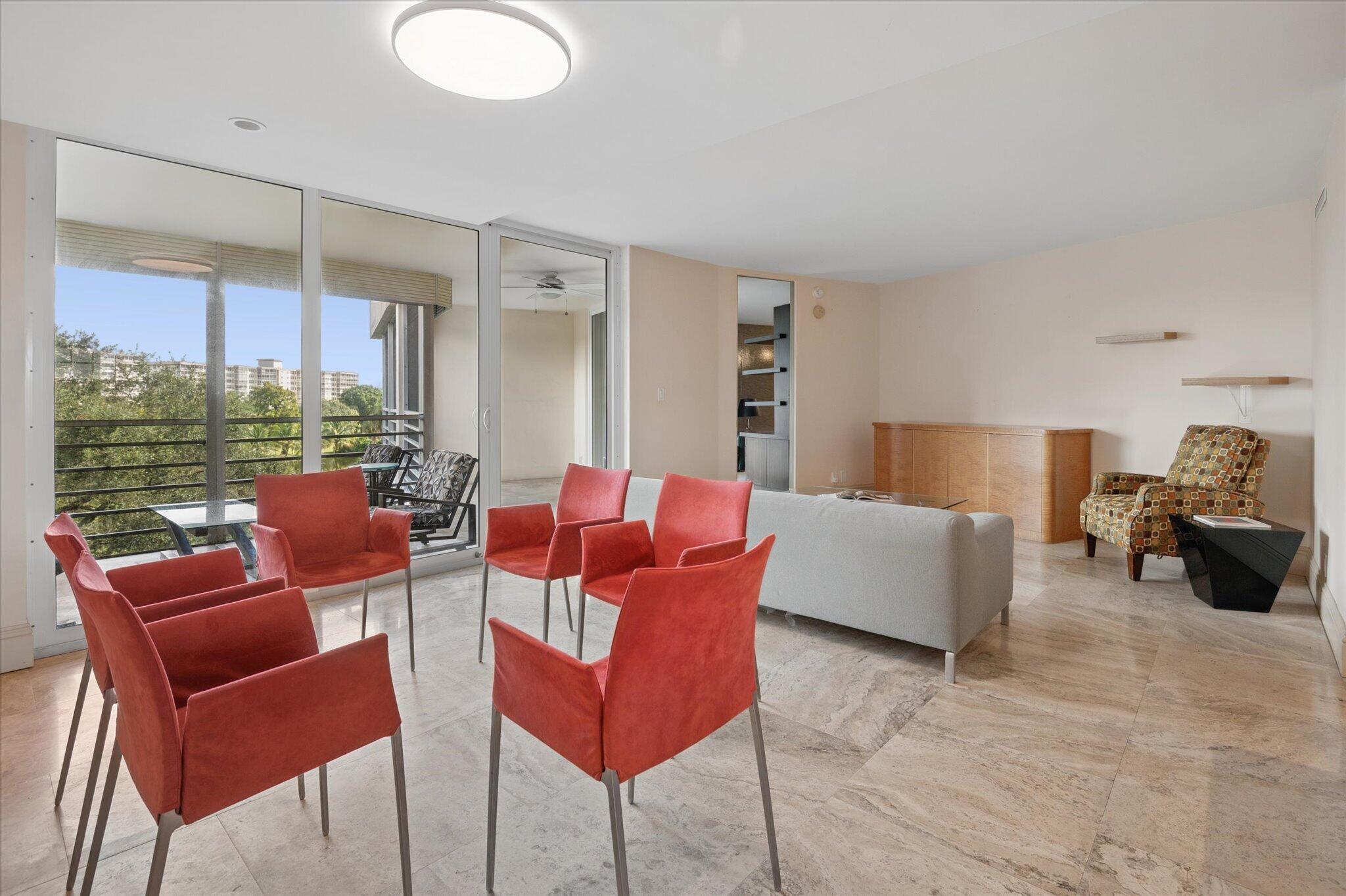 3 3900 O Dining to Living 3 3900 O Dining to Living