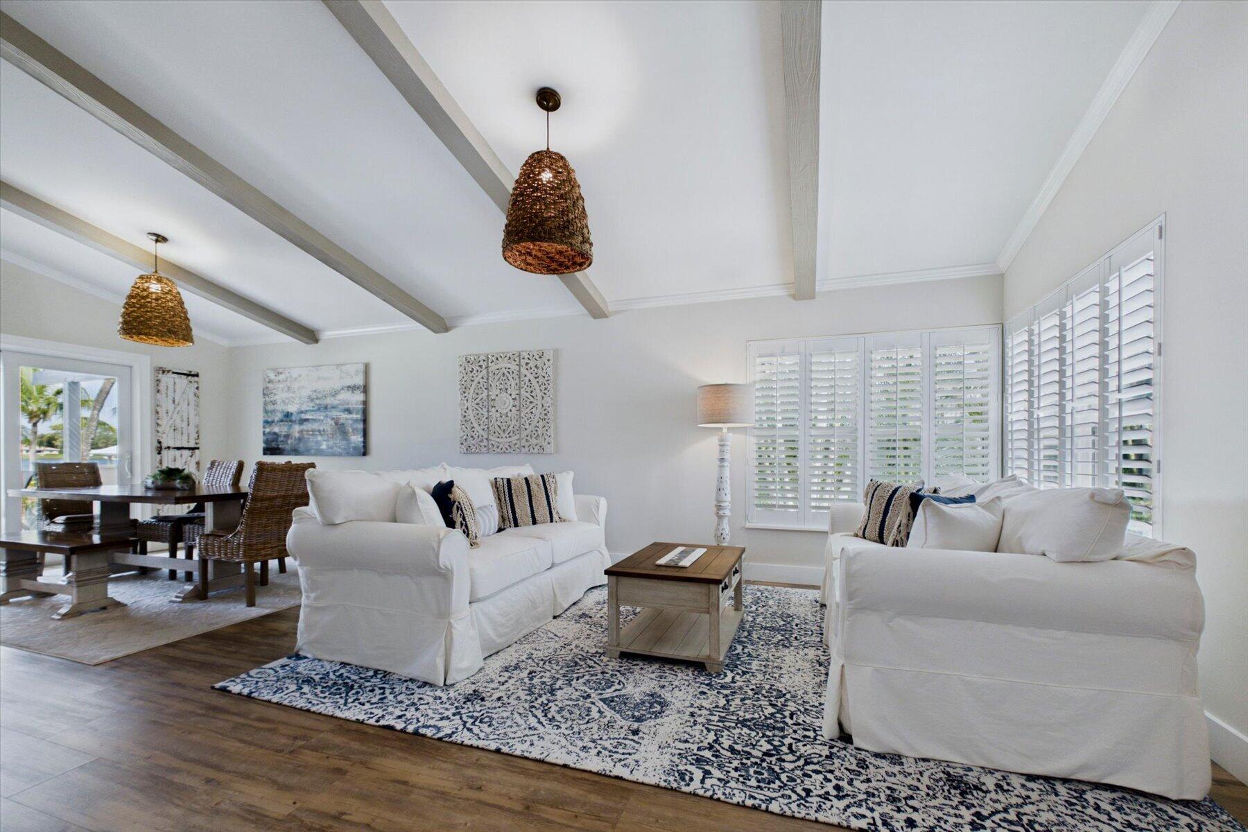 Living Dining Area