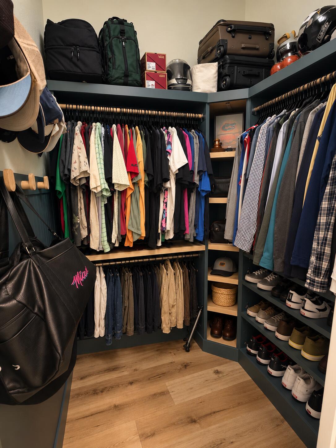 13Gentlemans closet