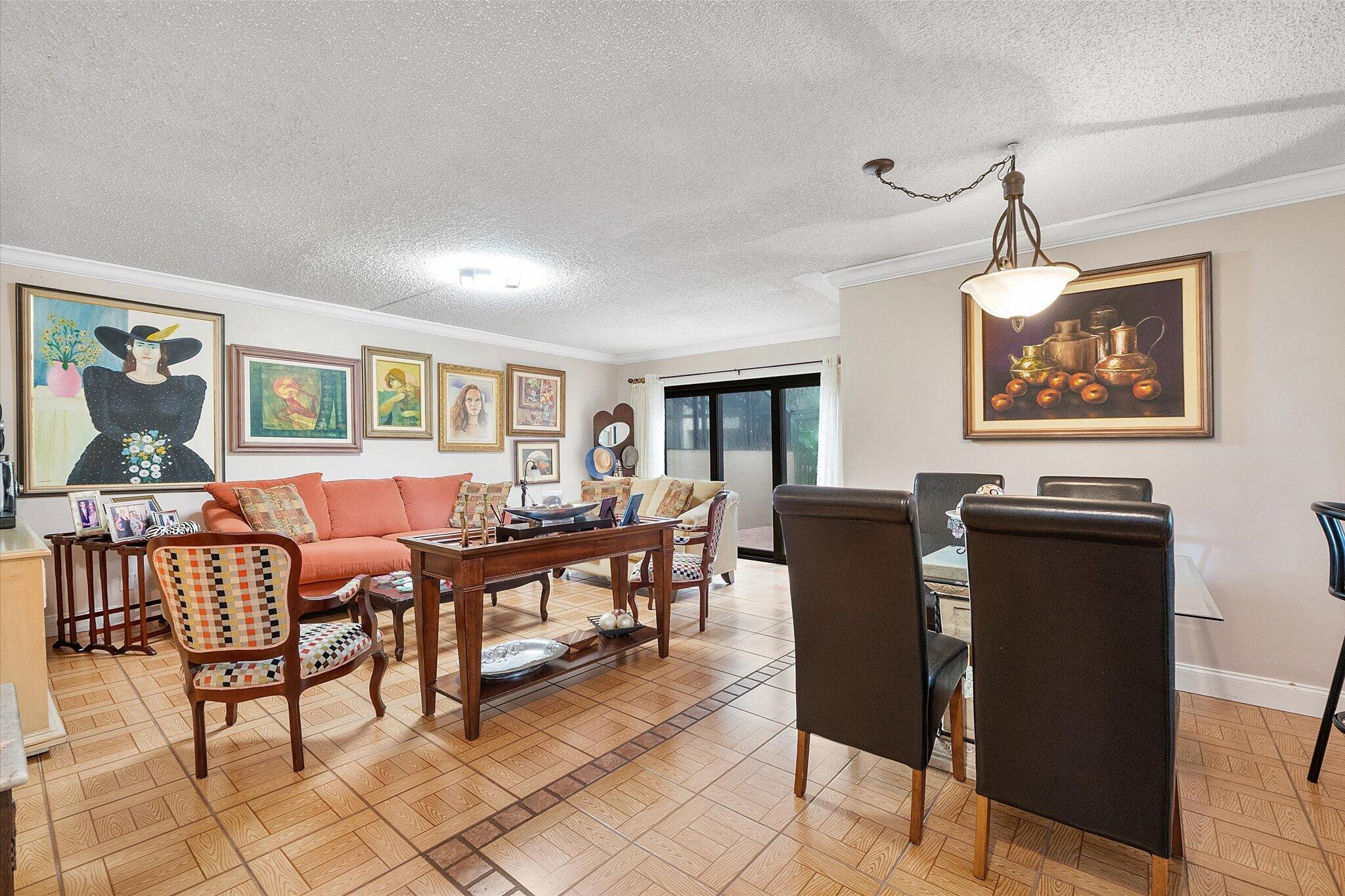 Living/Dining Areas